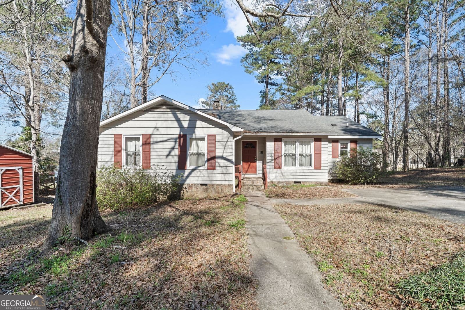 3 bedroom, 2 bathroom, 1,680 sq ft single family residence for sale at 291 Jule Ingram Road, Milledgeville, GA 31061 — photo 1 of 47