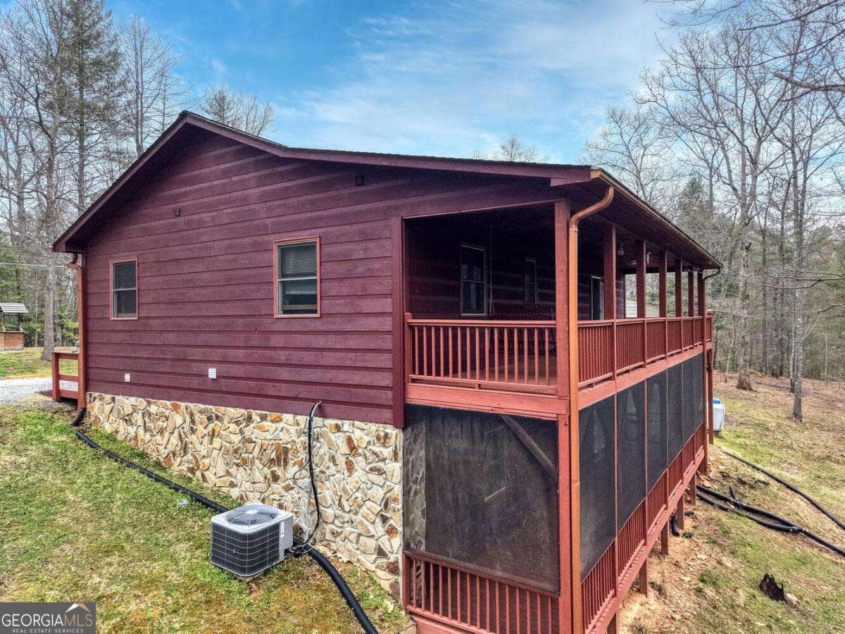 3 bedroom, 3 bathroom cabin,single family residence for sale at 694 Hilltop Road, Murphy, NC 28906 — photo 7