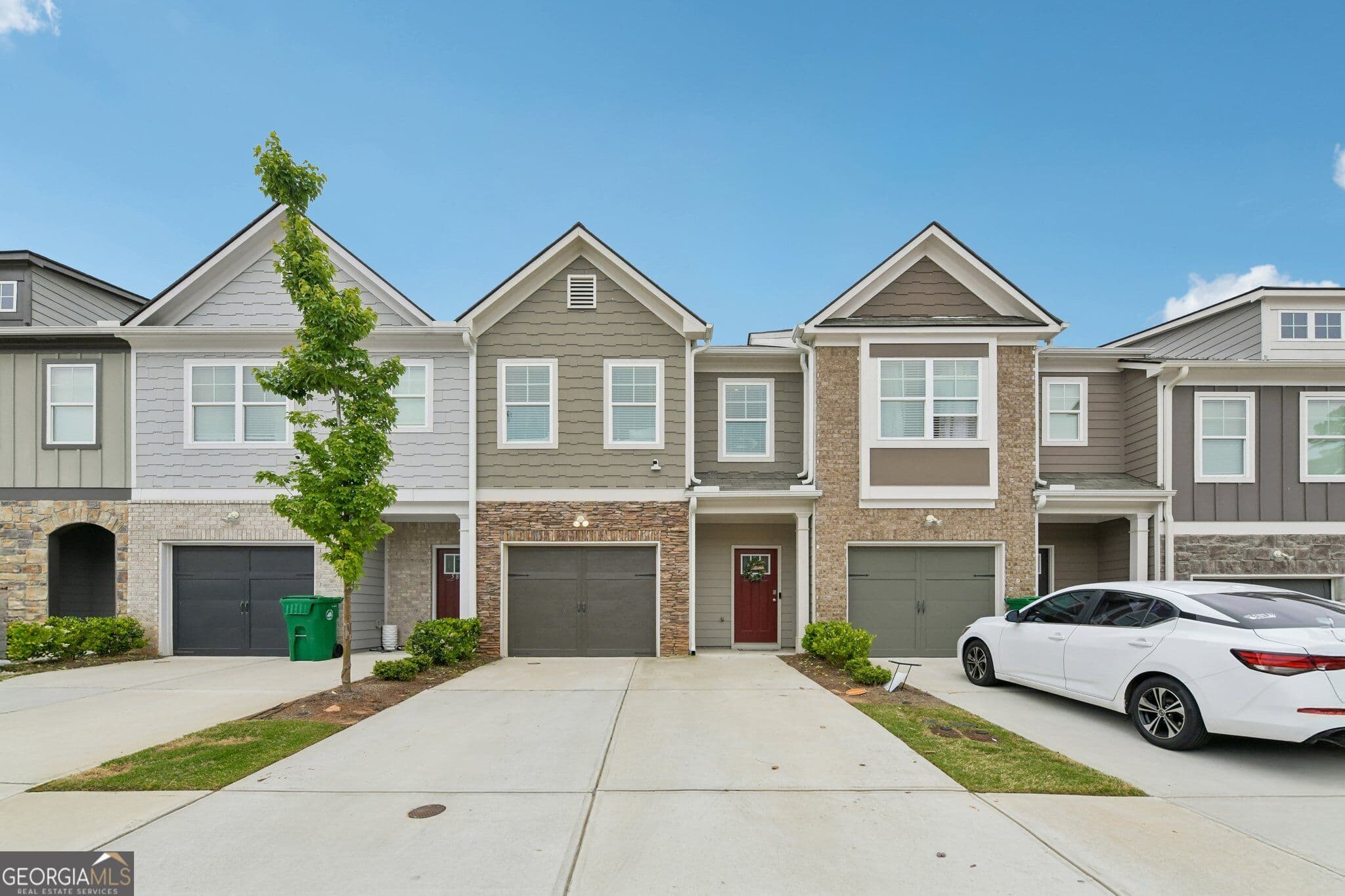 3 bedroom, 3 bathroom, 1,588 sq ft townhouse for rent at 5811 Calle Vista Drive, Lithonia, GA 30058 for $2,500 a month — photo 1 of 1