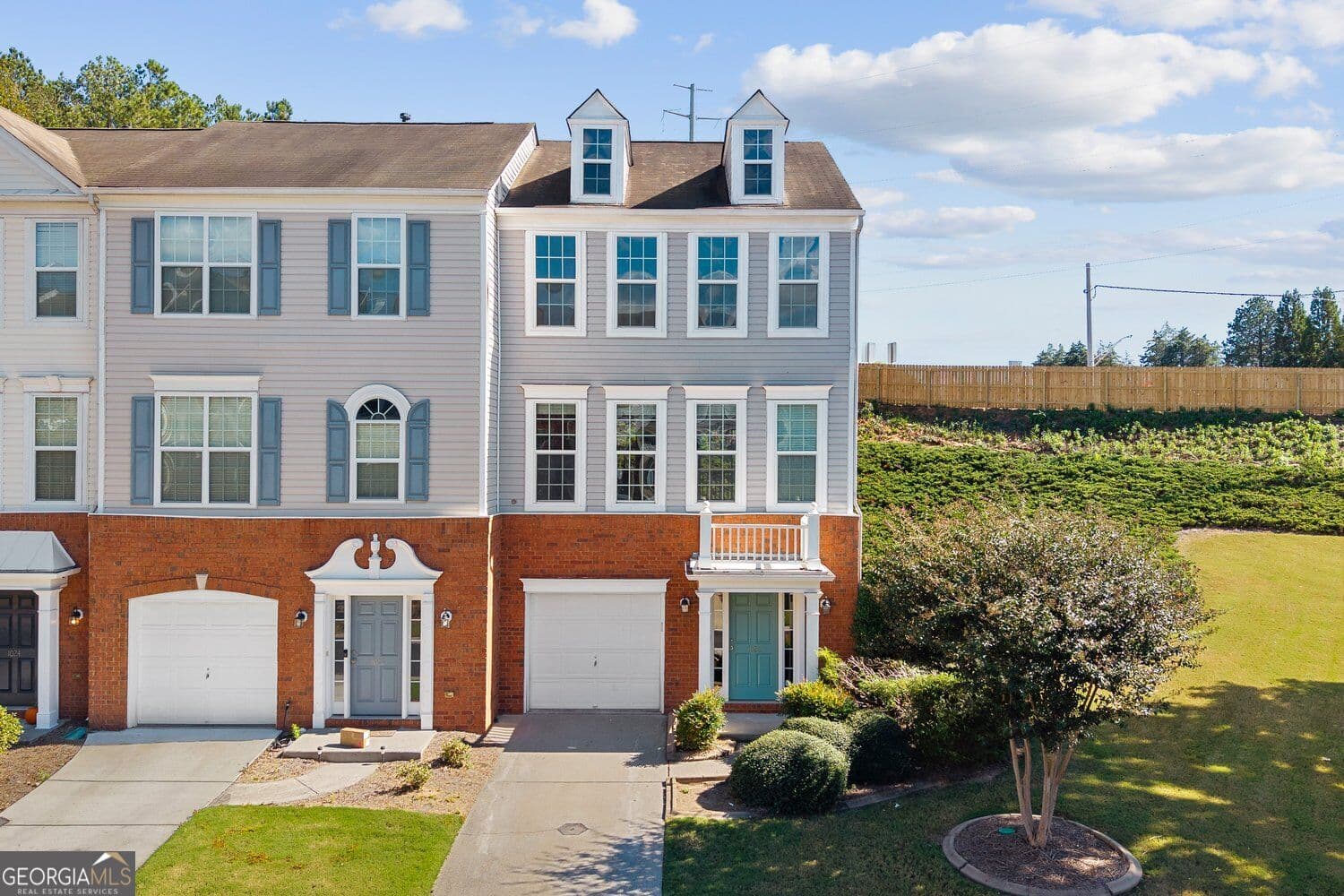 4 bedroom, 3 bathroom, 1,878 sq ft townhouse for sale at 1020 Thornborough Drive 1020, Alpharetta, GA 30004 — photo 2