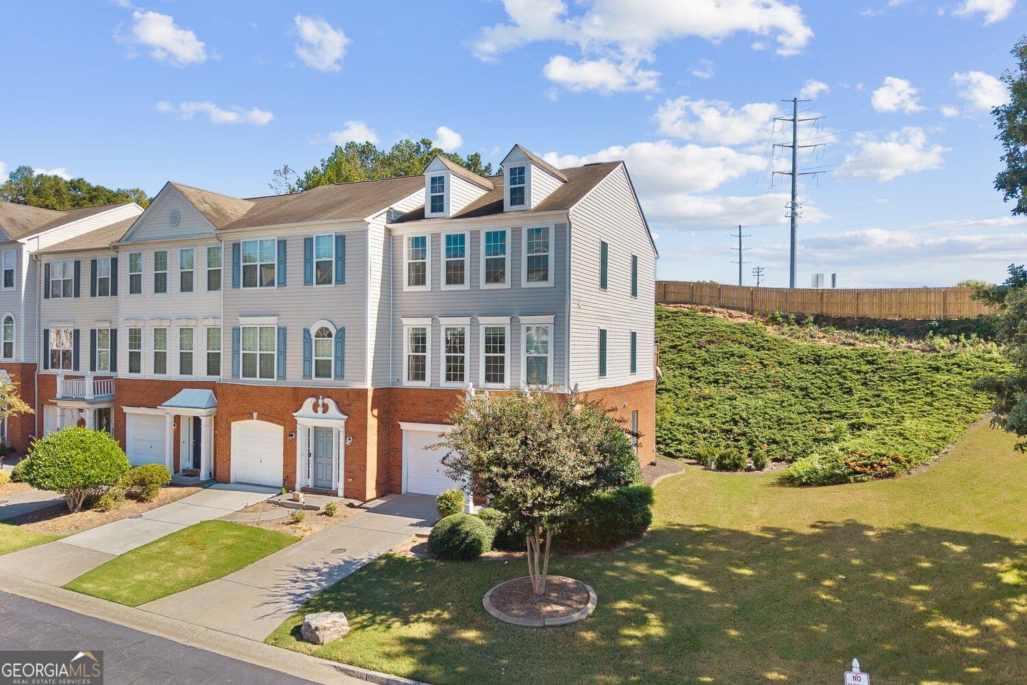 4 bedroom, 3 bathroom, 1,878 sq ft townhouse for sale at 1020 Thornborough Drive 1020, Alpharetta, GA 30004 — photo 1 of 95