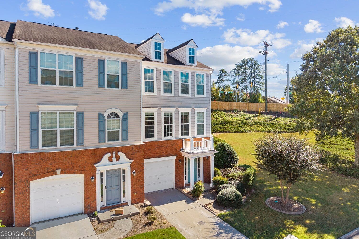 4 bedroom, 3 bathroom, 1,878 sq ft townhouse for sale at 1020 Thornborough Drive 1020, Alpharetta, GA 30004 — photo 5
