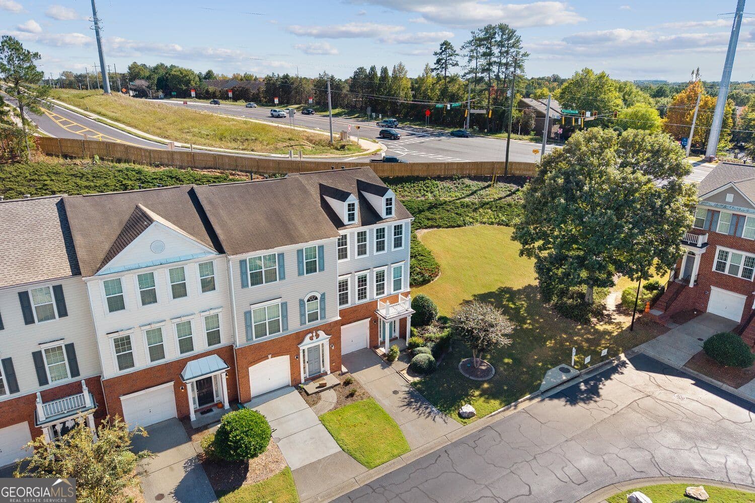 4 bedroom, 3 bathroom, 1,878 sq ft townhouse for sale at 1020 Thornborough Drive 1020, Alpharetta, GA 30004 — photo 8