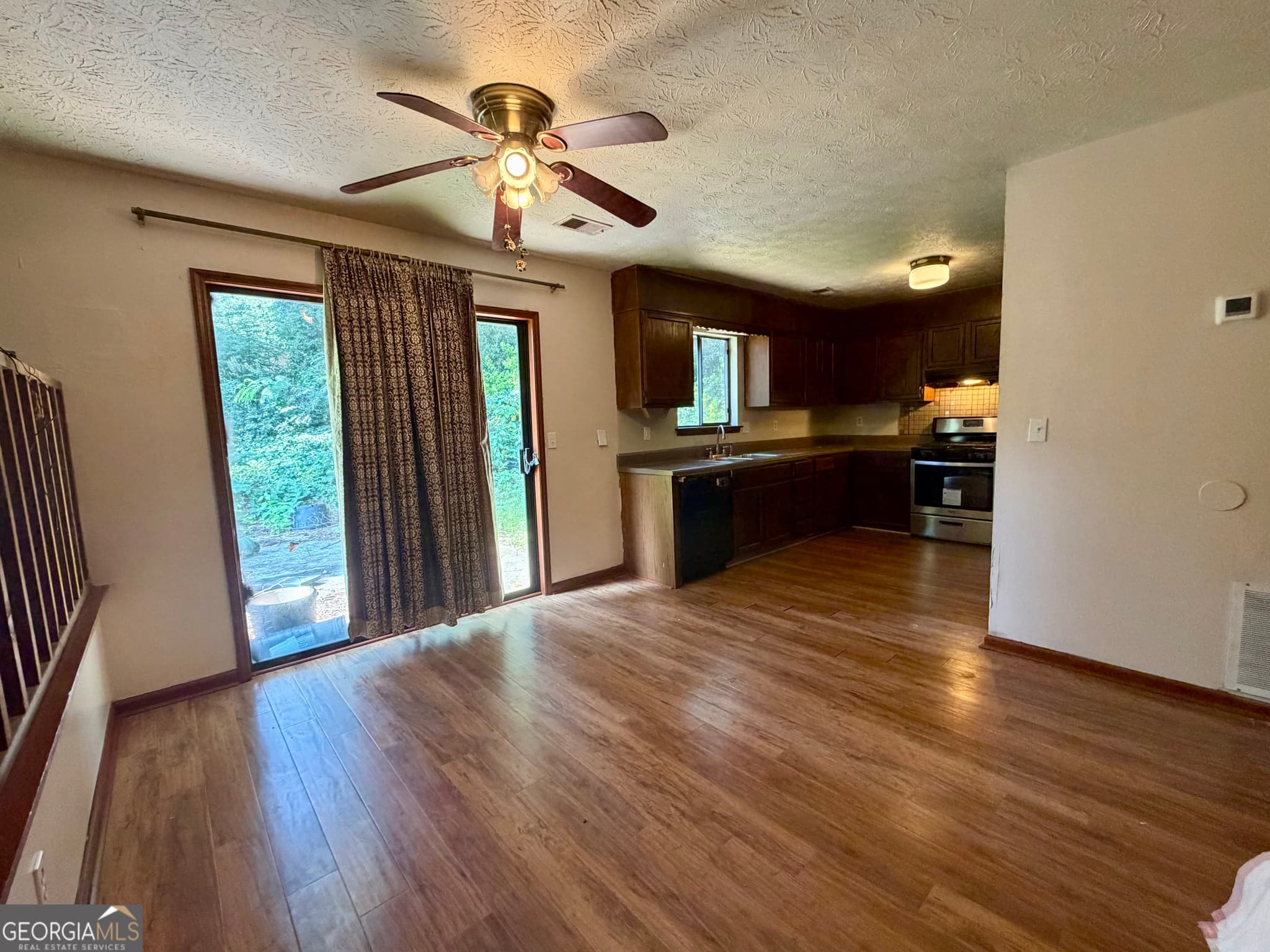 3 bedroom, 2 bathroom, 1,456 sq ft single family residence for rent at 5185 Paisley Court, Lilburn, GA 30047 for $2,250 a month — photo 3