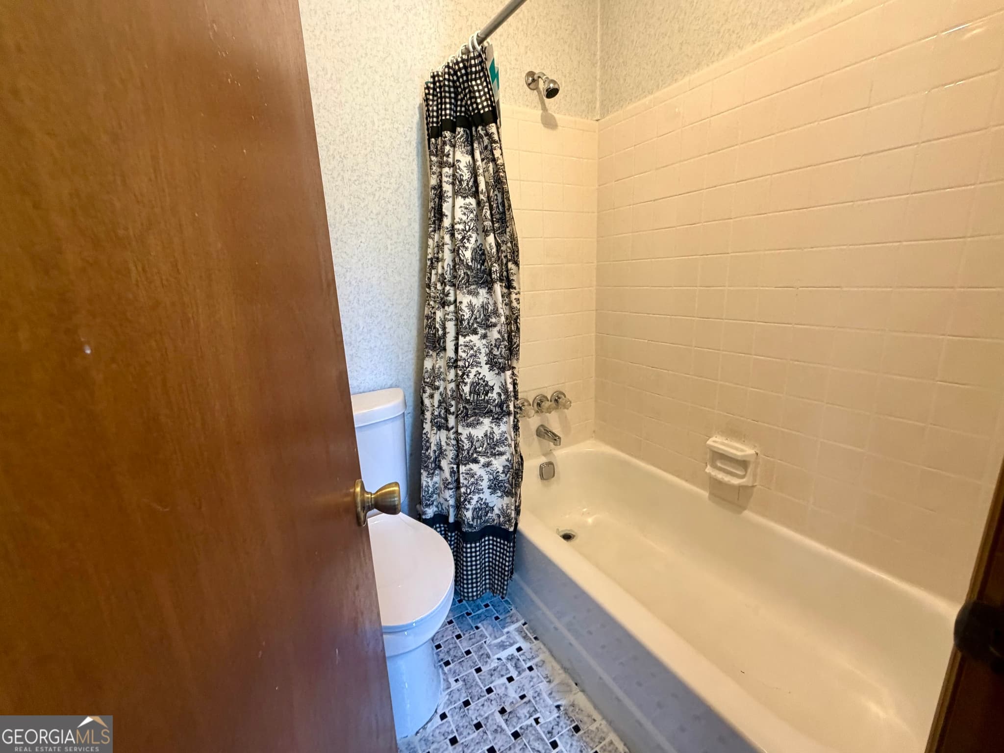 3 bedroom, 2 bathroom, 1,456 sq ft single family residence for rent at 5185 Paisley Court, Lilburn, GA 30047 for $2,250 a month — photo 5