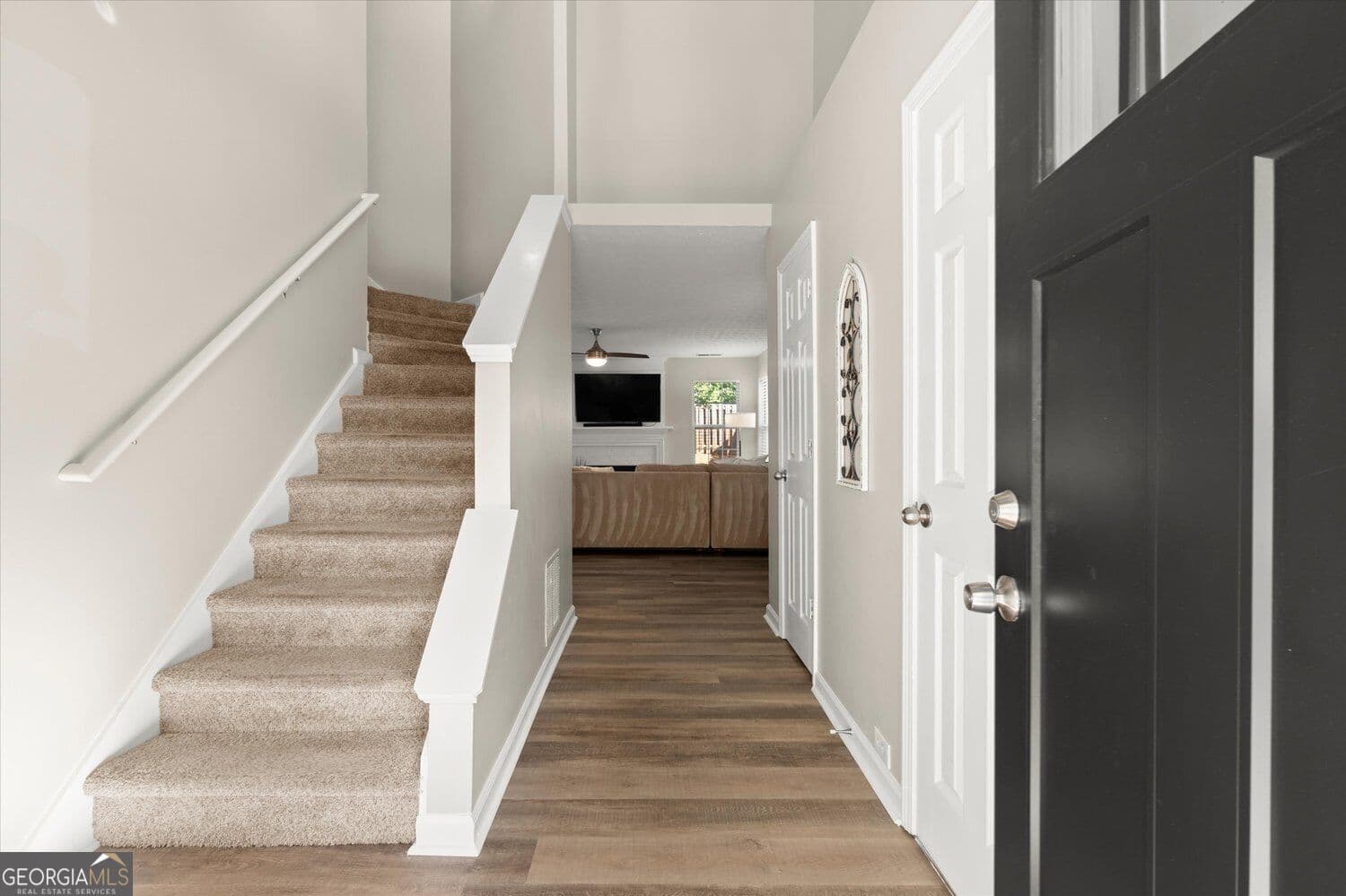 3 bedroom, 2.5 bathroom, 1,501 sq ft single family residence for sale at 2495 Ashton Drive, Roswell, GA 30076 — photo 3