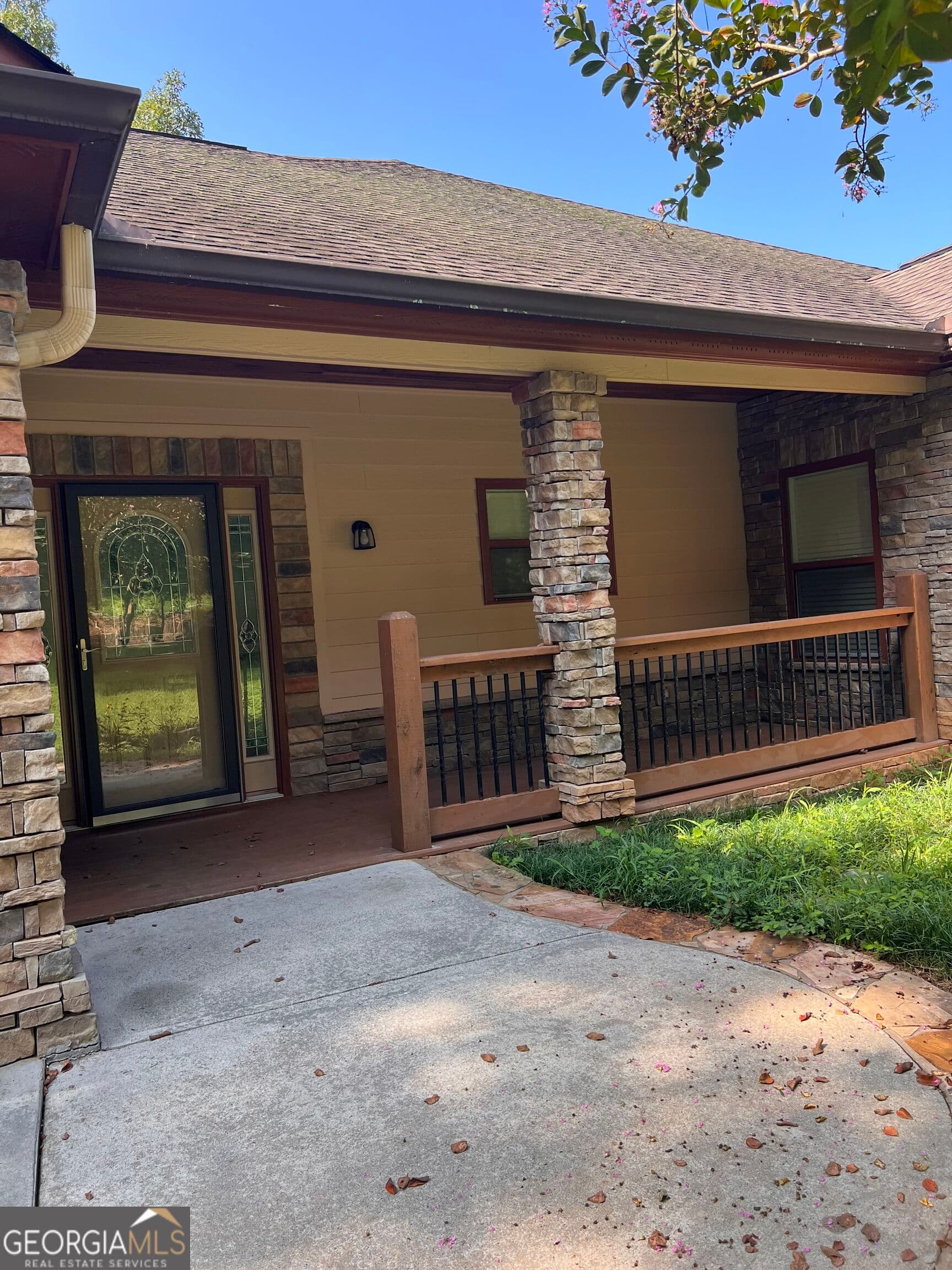 3 bedroom, 3 bathroom, 2,222 sq ft single family residence for rent at 7505 Whitmire Road, Cumming, GA 30028 for $2,800 a month — photo 3