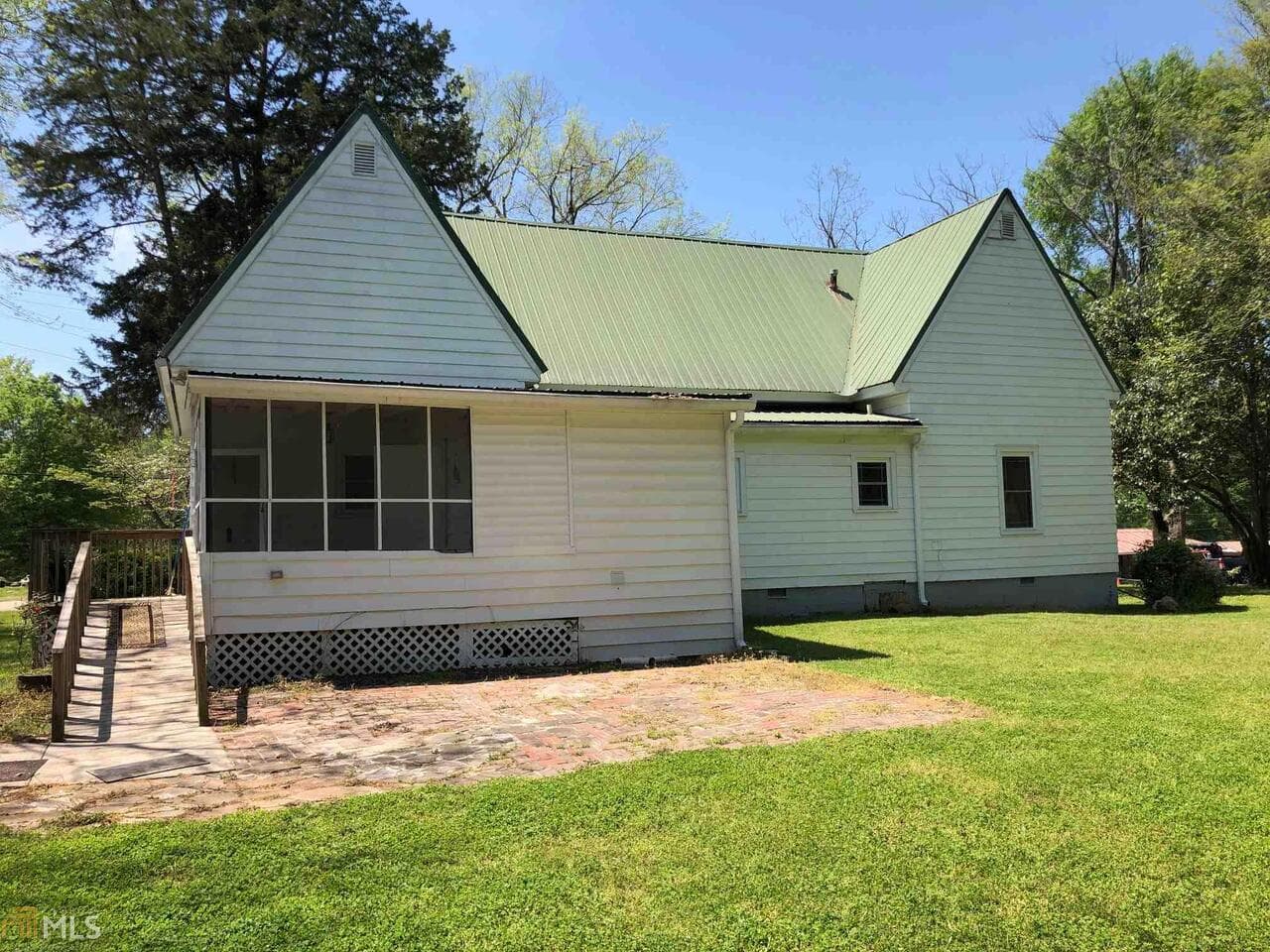 4 bedroom, 2 bathroom, 2,388 sq ft single family residence for rent at 599 Gordon Street, Jefferson, GA 30549 for $1,900 a month — photo 6