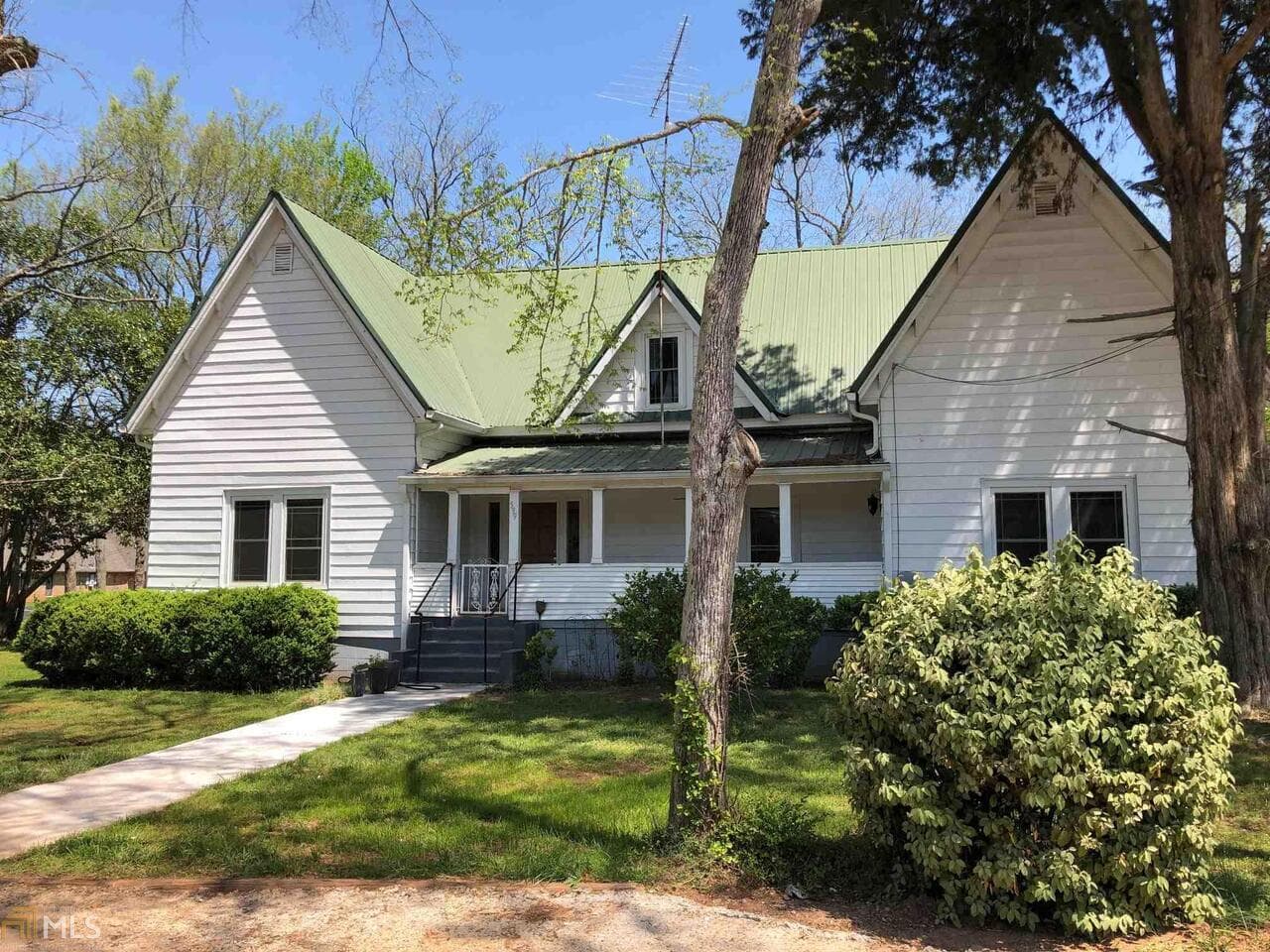 4 bedroom, 2 bathroom, 2,388 sq ft single family residence for rent at 599 Gordon Street, Jefferson, GA 30549 for $1,900 a month — photo 1 of 26