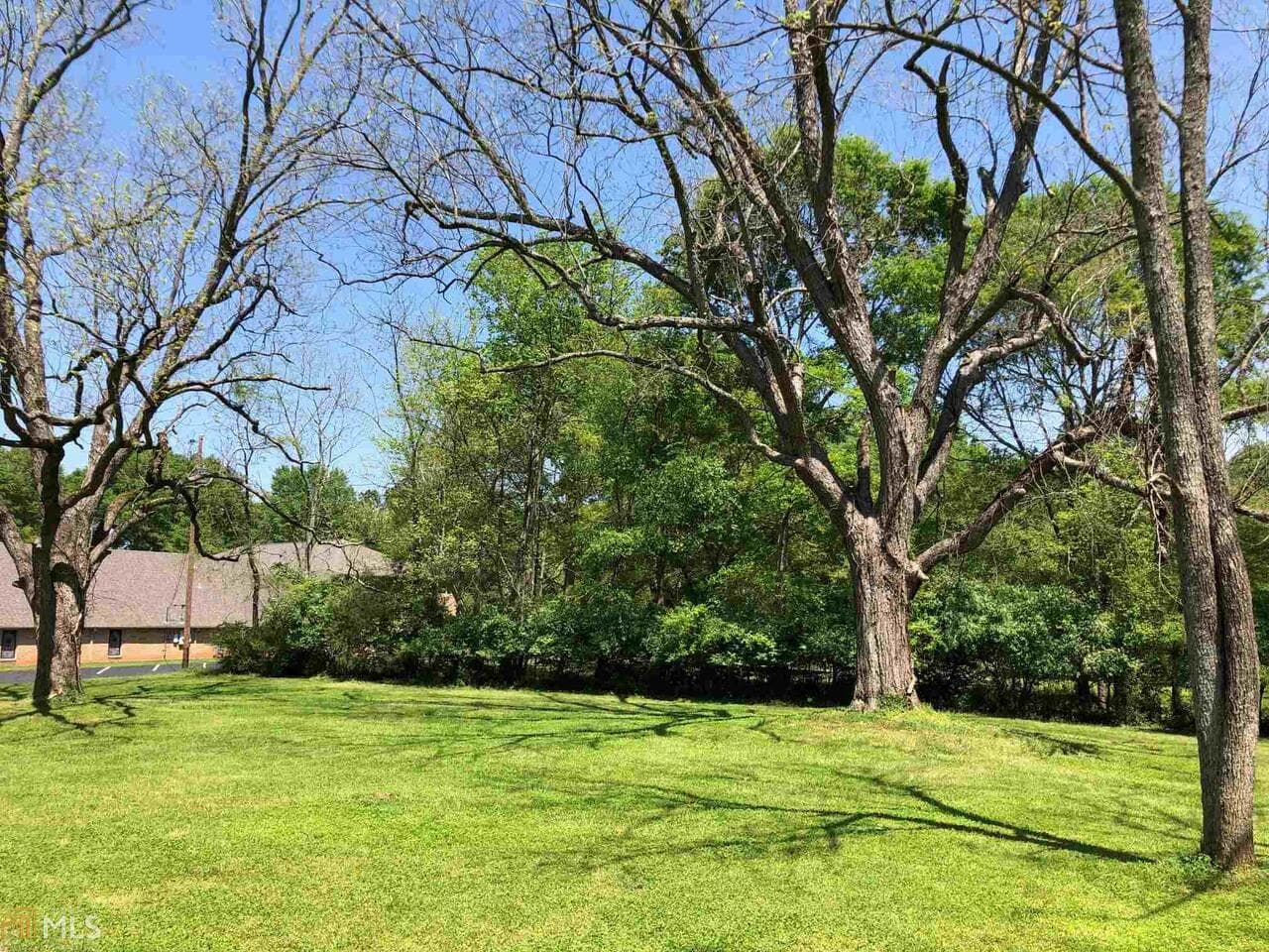 4 bedroom, 2 bathroom, 2,388 sq ft single family residence for rent at 599 Gordon Street, Jefferson, GA 30549 for $1,900 a month — photo 4