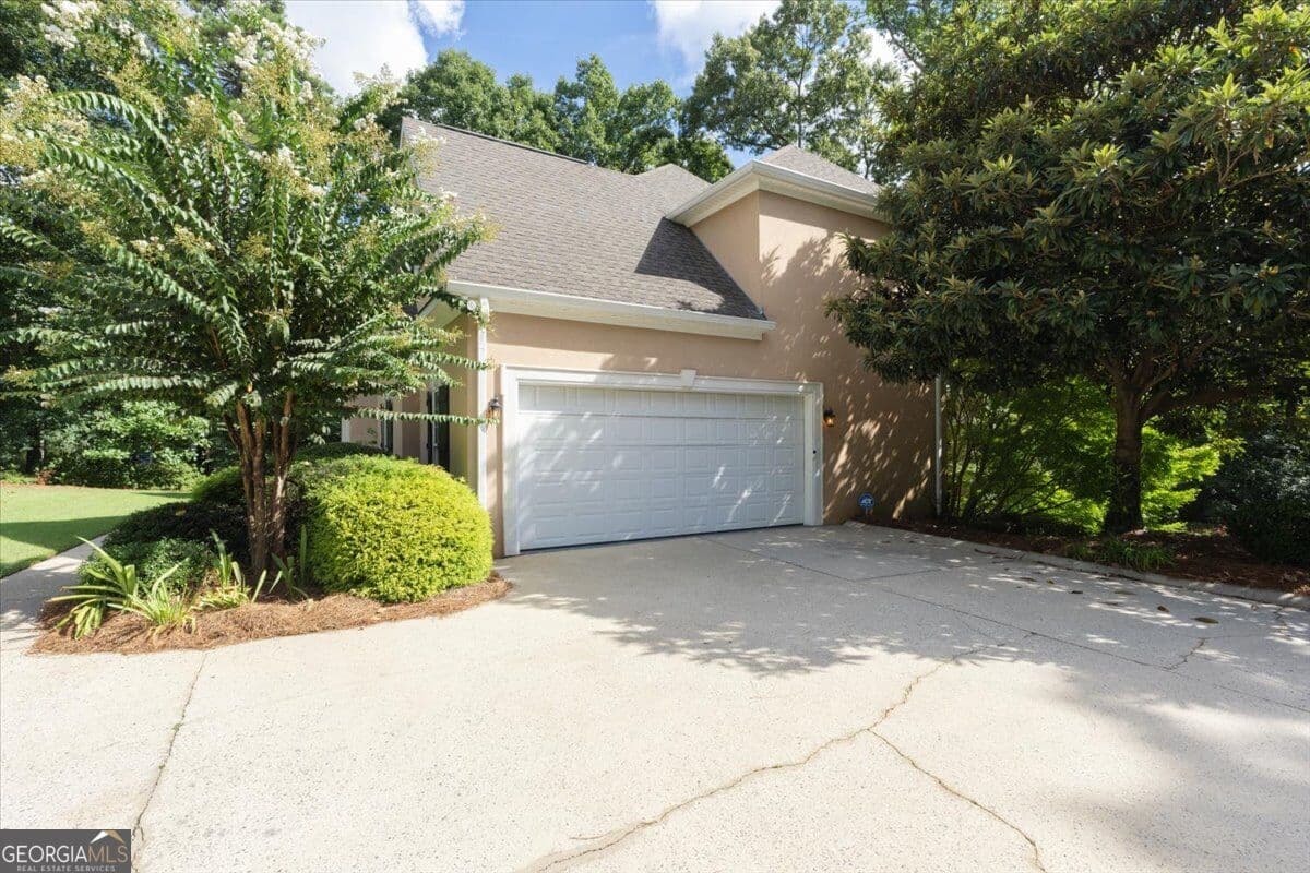 4 bedroom, 3.5 bathroom, 3,444 sq ft single family residence for sale at 120 Westchester Drive, Macon, GA 31210 — photo 4