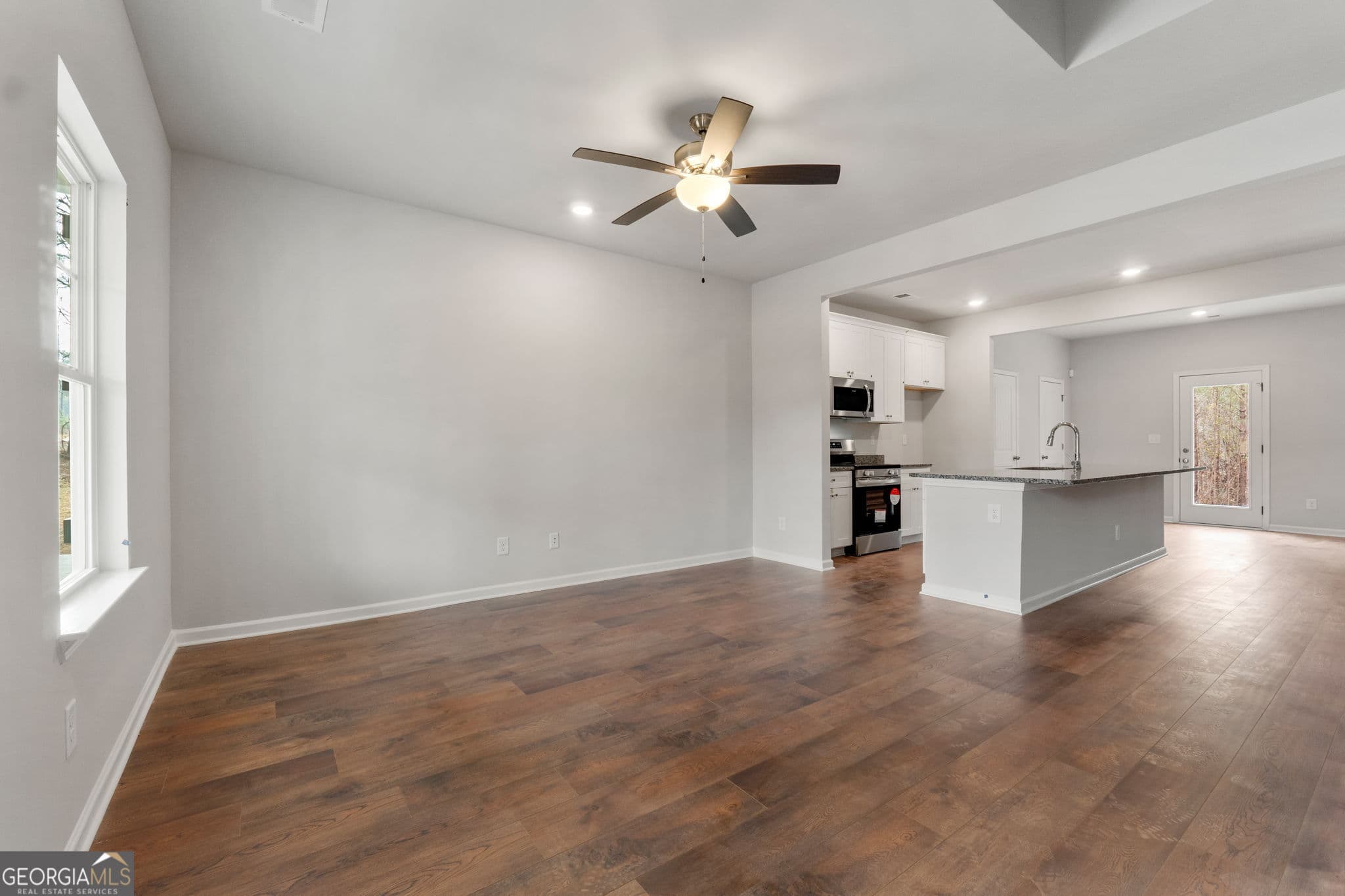 3 bedroom, 2 bathroom, 1,380 sq ft single family residence for sale at 882 Primrose Circle, Greenville, GA 30222 — photo 6