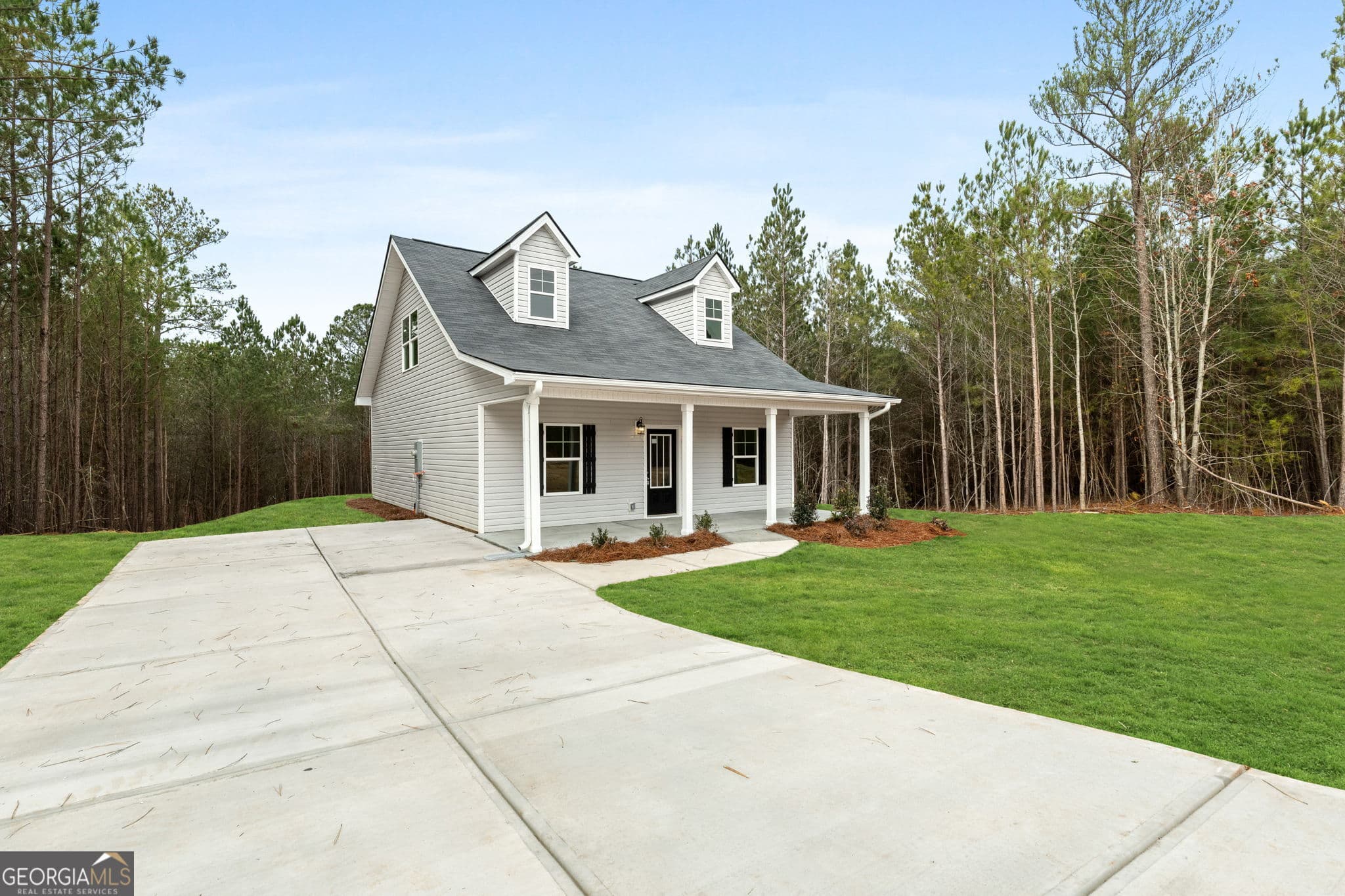 3 bedroom, 2 bathroom, 1,380 sq ft single family residence for sale at 882 Primrose Circle, Greenville, GA 30222 — photo 3