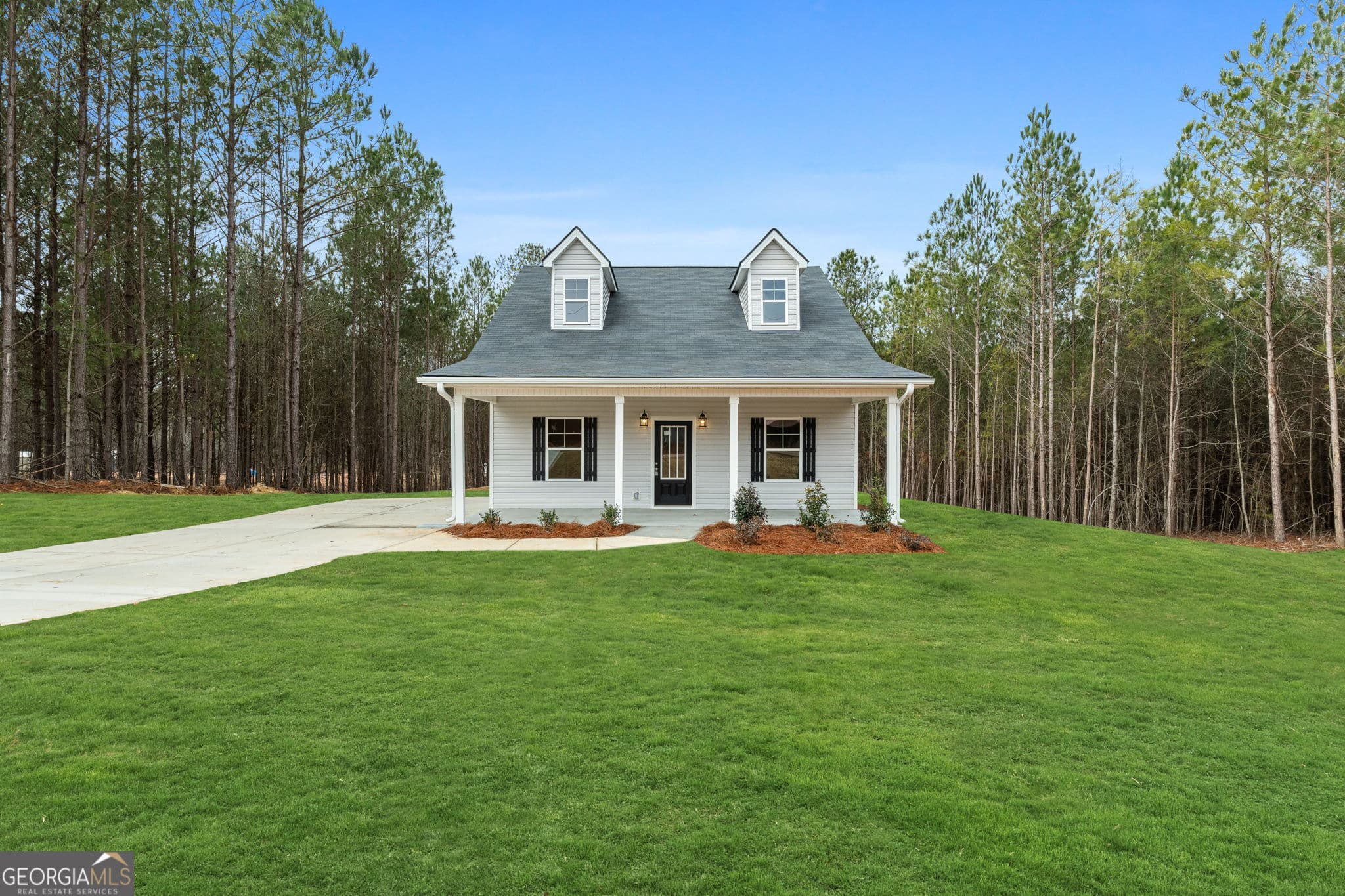 3 bedroom, 2 bathroom, 1,380 sq ft single family residence for sale at 882 Primrose Circle, Greenville, GA 30222 — photo 1 of 24