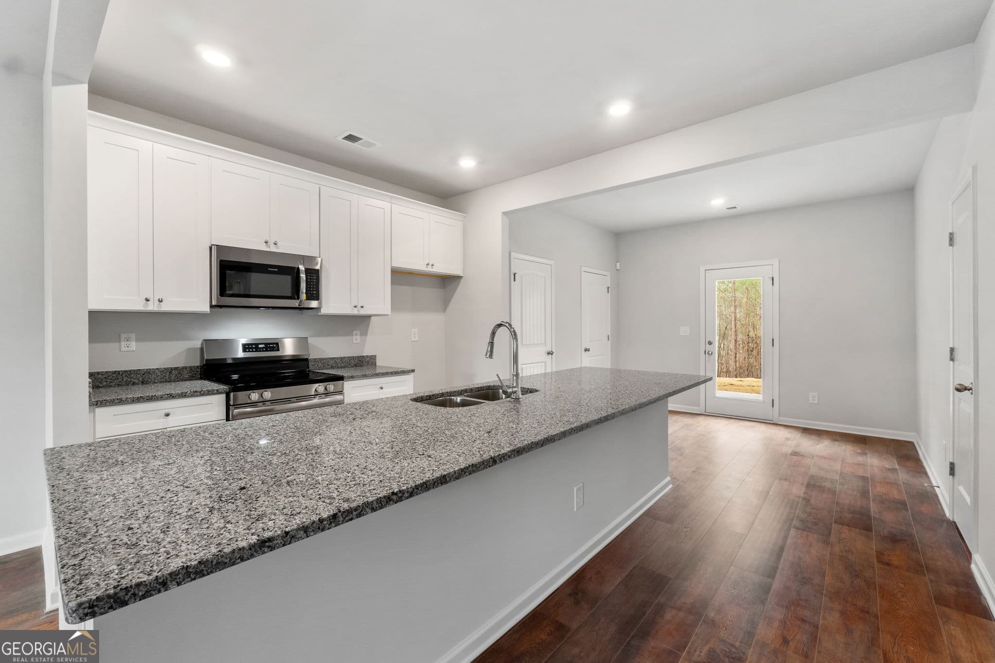 3 bedroom, 2 bathroom, 1,380 sq ft single family residence for sale at 882 Primrose Circle, Greenville, GA 30222 — photo 8