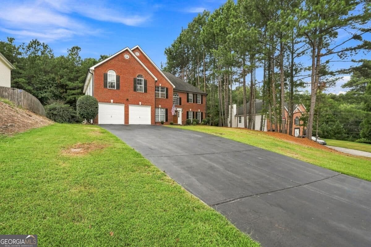 5 bedroom, 3.5 bathroom, 3,415 sq ft single family residence for sale at 305 Paper Mill Drive, Lawrenceville, GA 30046 — photo 3
