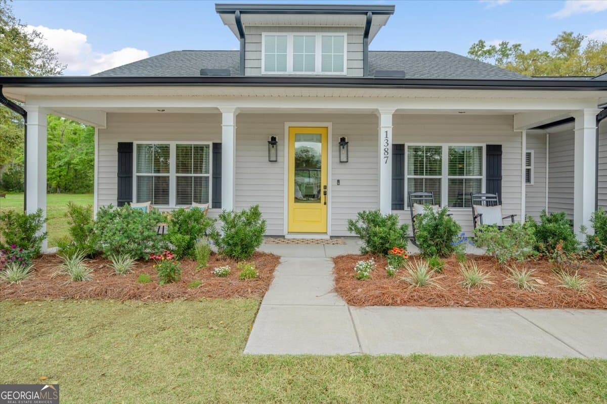 3 bedroom, 2.5 bathroom, 1,705 sq ft single family residence sold at 1387 Kyles Loop, Townsend, GA 31331
