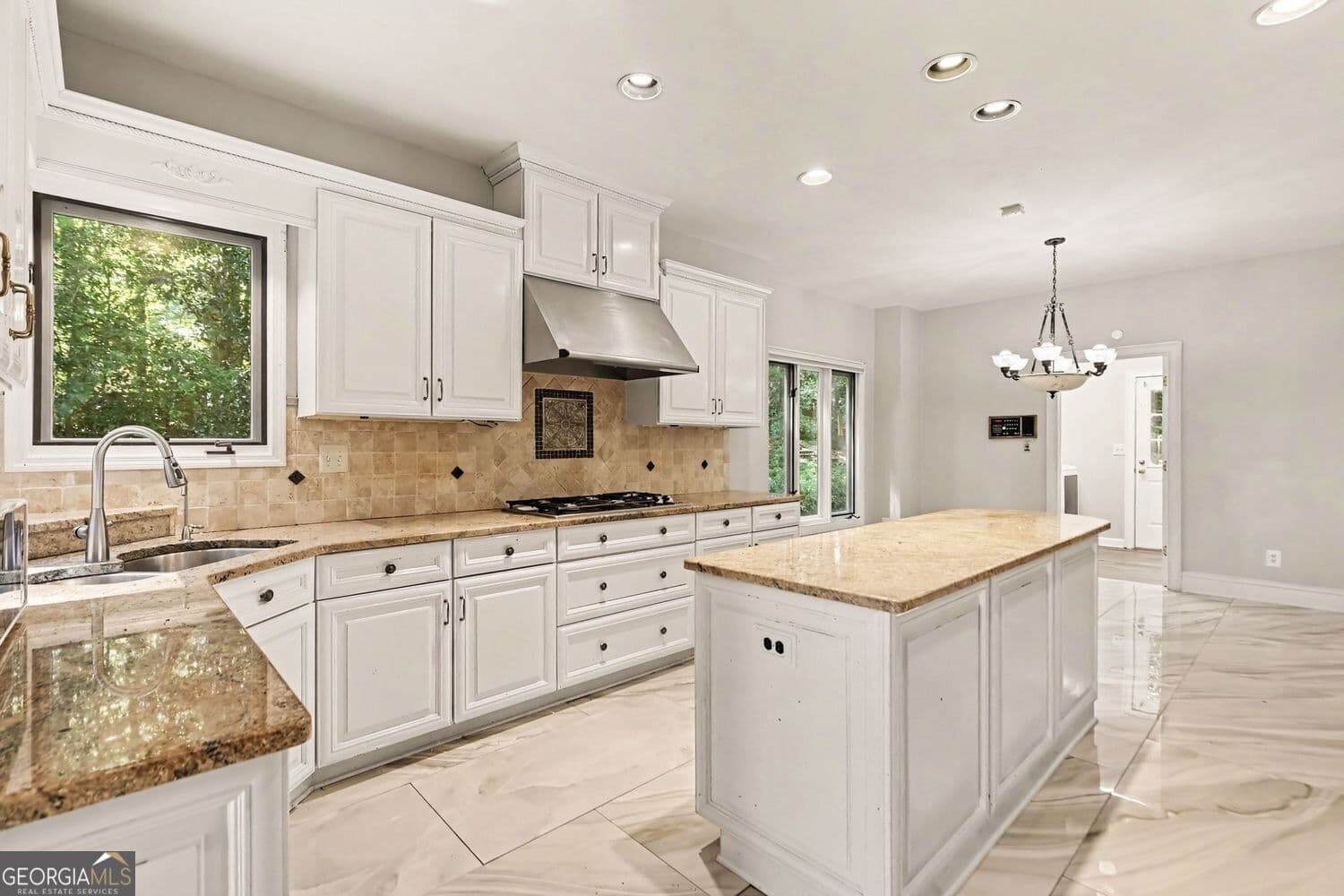 6 bedroom, 3.5 bathroom, 4,402 sq ft single family residence for sale at 115 Stonington Drive, Peachtree City, GA 30269 — photo 10