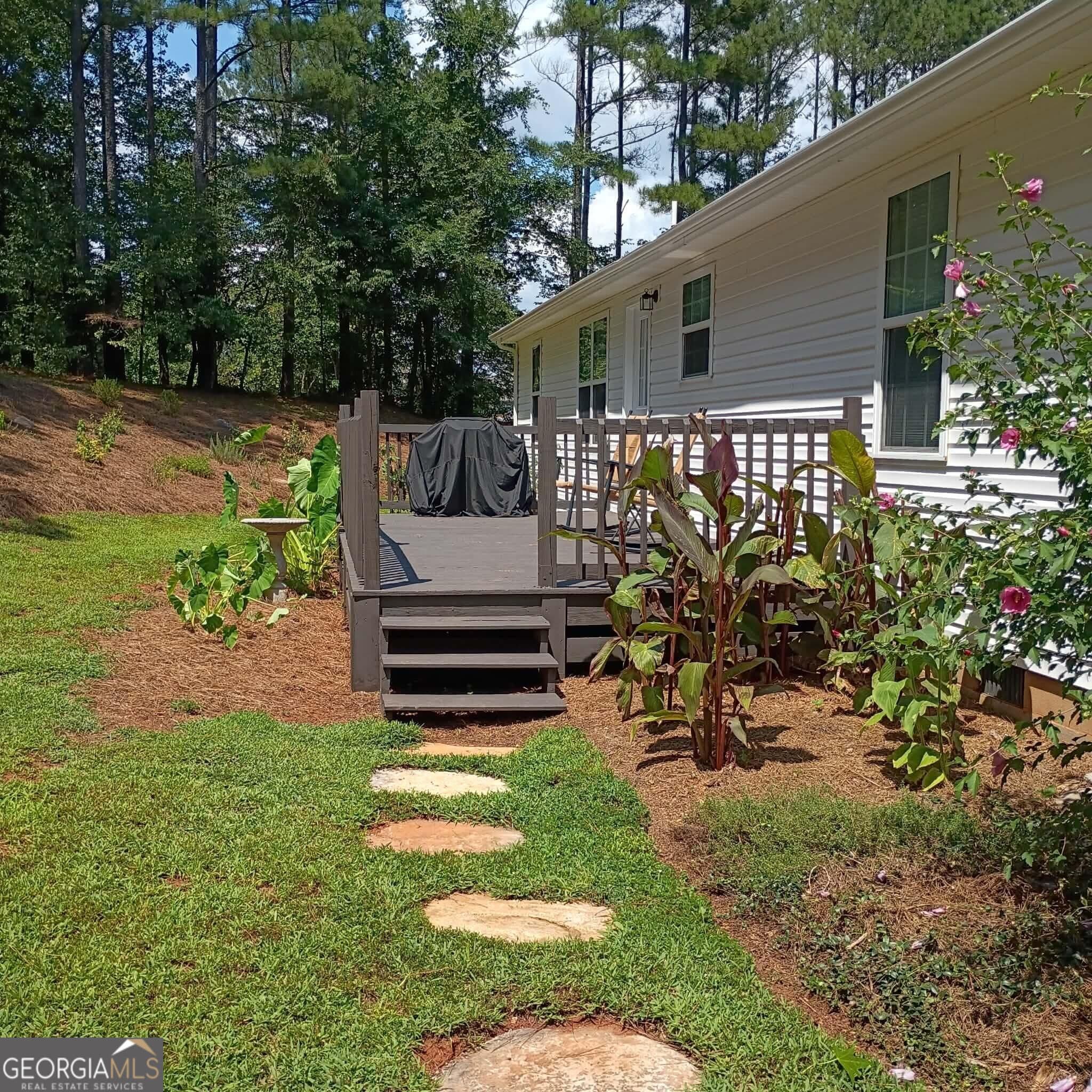 3 bedroom, 2 bathroom, 1,511 sq ft single family residence for sale at 455 Bell Loop, Chatsworth, GA 30705 — photo 3