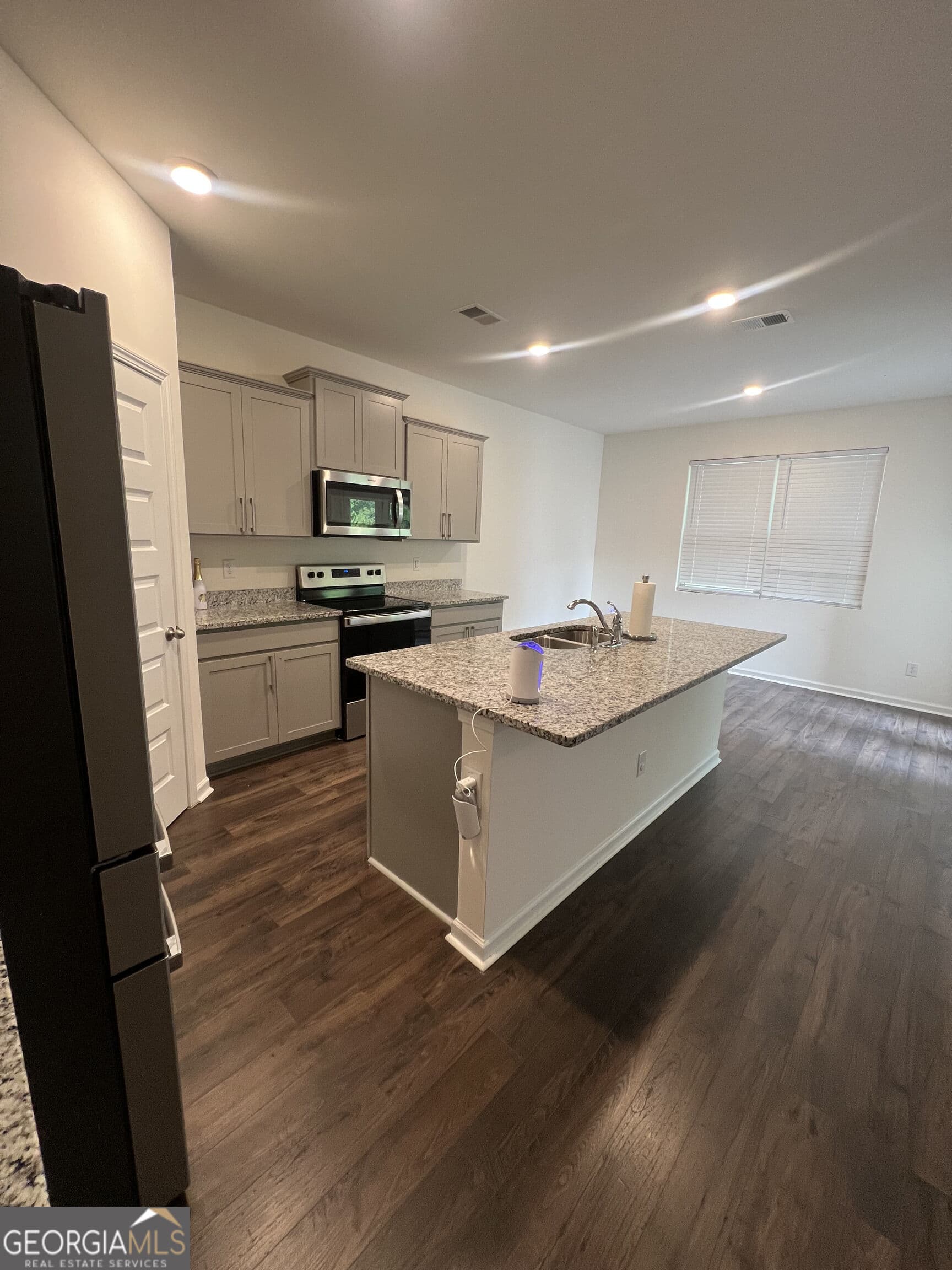 3 bedroom, 2.5 bathroom, 1,742 sq ft single family residence for rent at 1075 Rigby Court, Atlanta, GA 30354 for $2,200 a month — photo 10