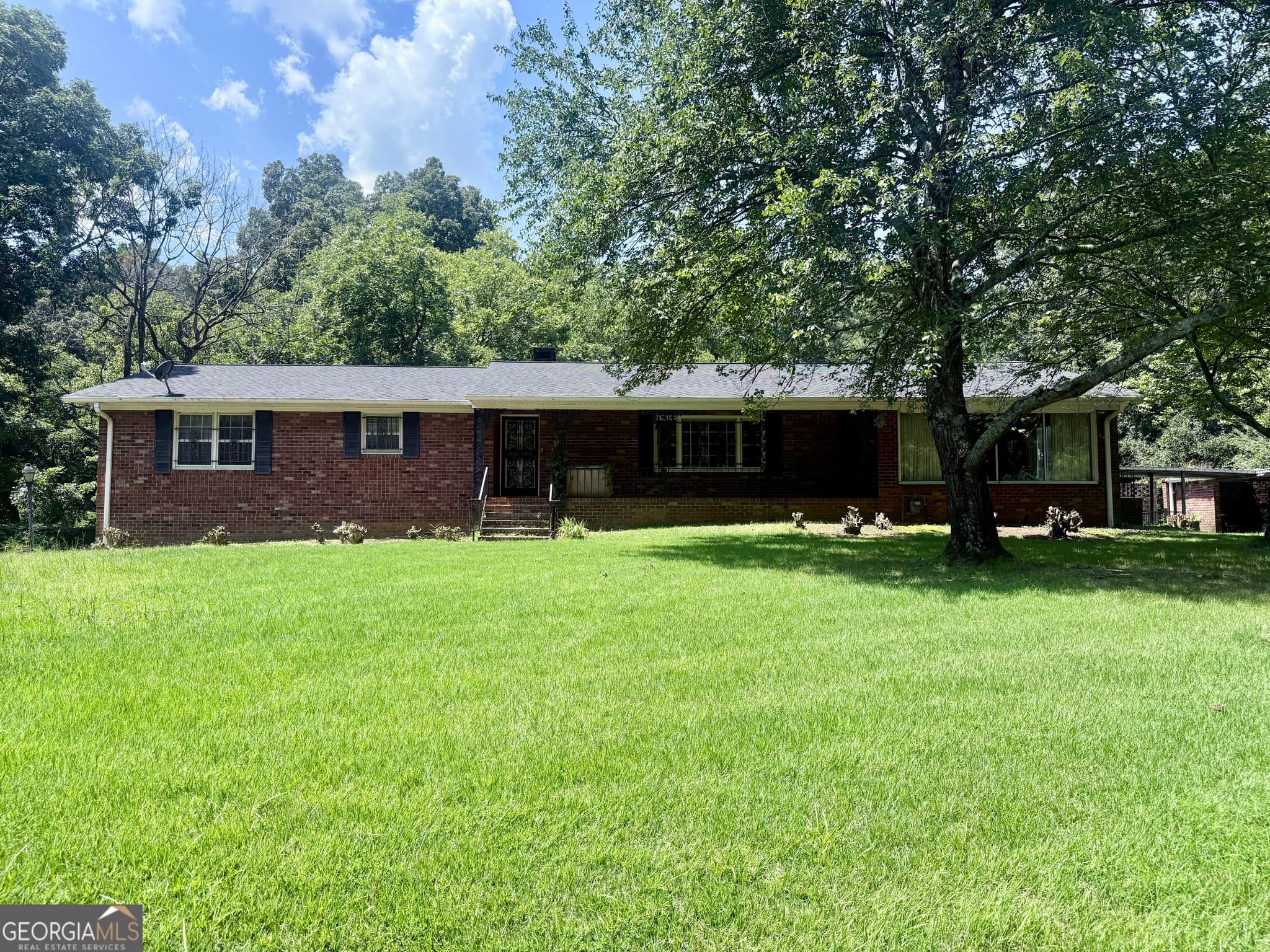 6 bedroom, 4.5 bathroom, 5,040 sq ft single family residence for sale at 139 Melrose Lane, Summerville, GA 30747 — photo 2