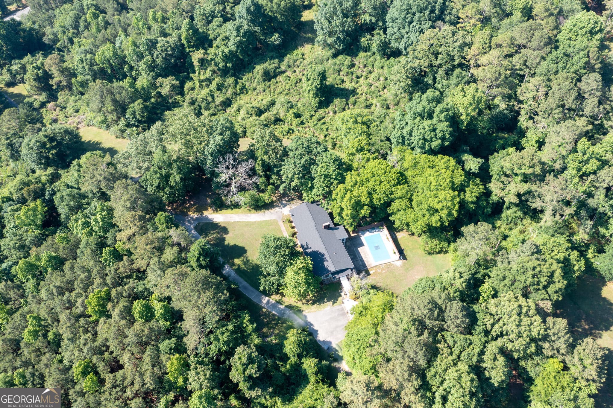 6 bedroom, 4.5 bathroom, 5,040 sq ft single family residence for sale at 139 Melrose Lane, Summerville, GA 30747 — photo 4
