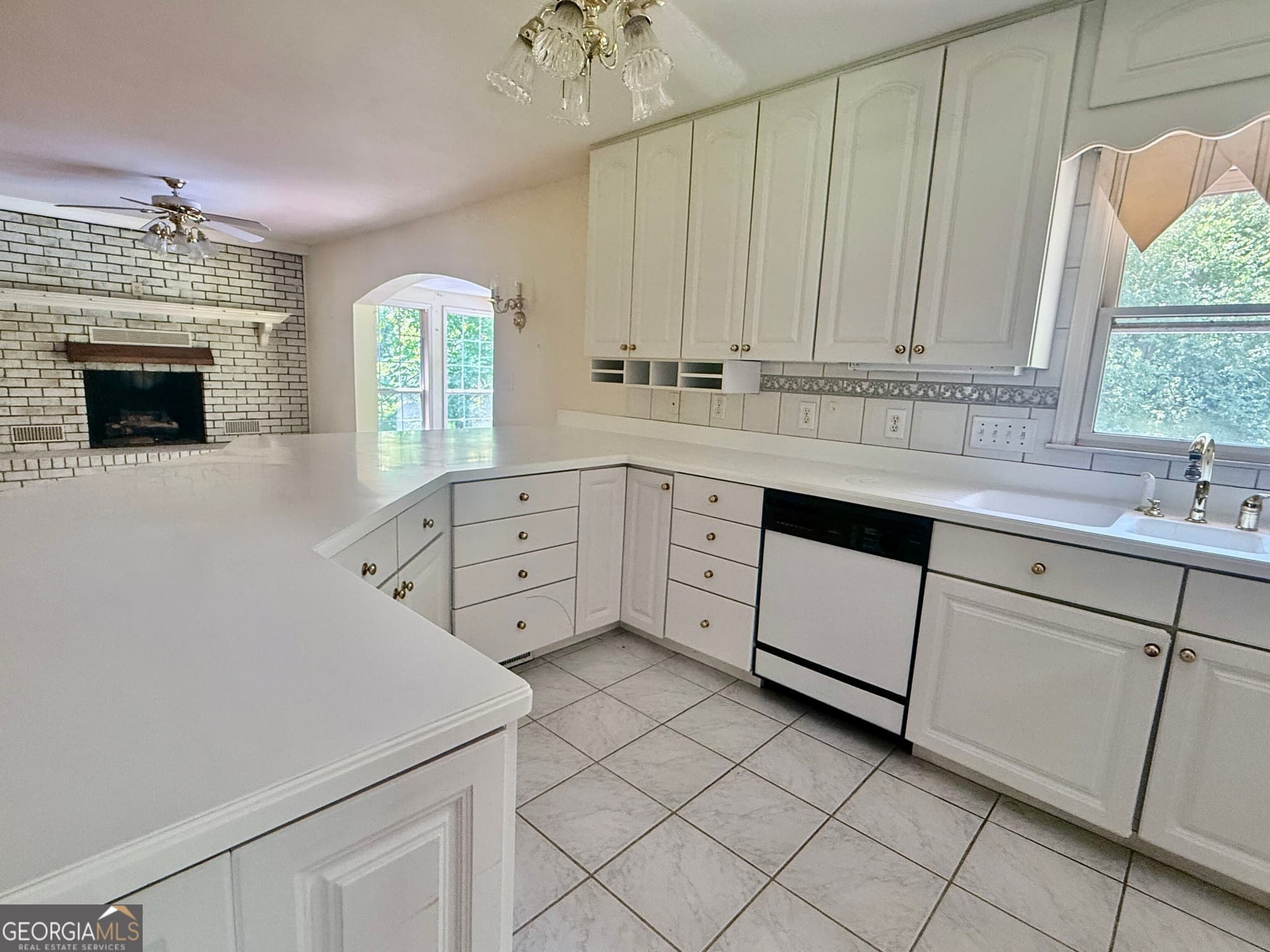 6 bedroom, 4.5 bathroom, 5,040 sq ft single family residence for sale at 139 Melrose Lane, Summerville, GA 30747 — photo 8