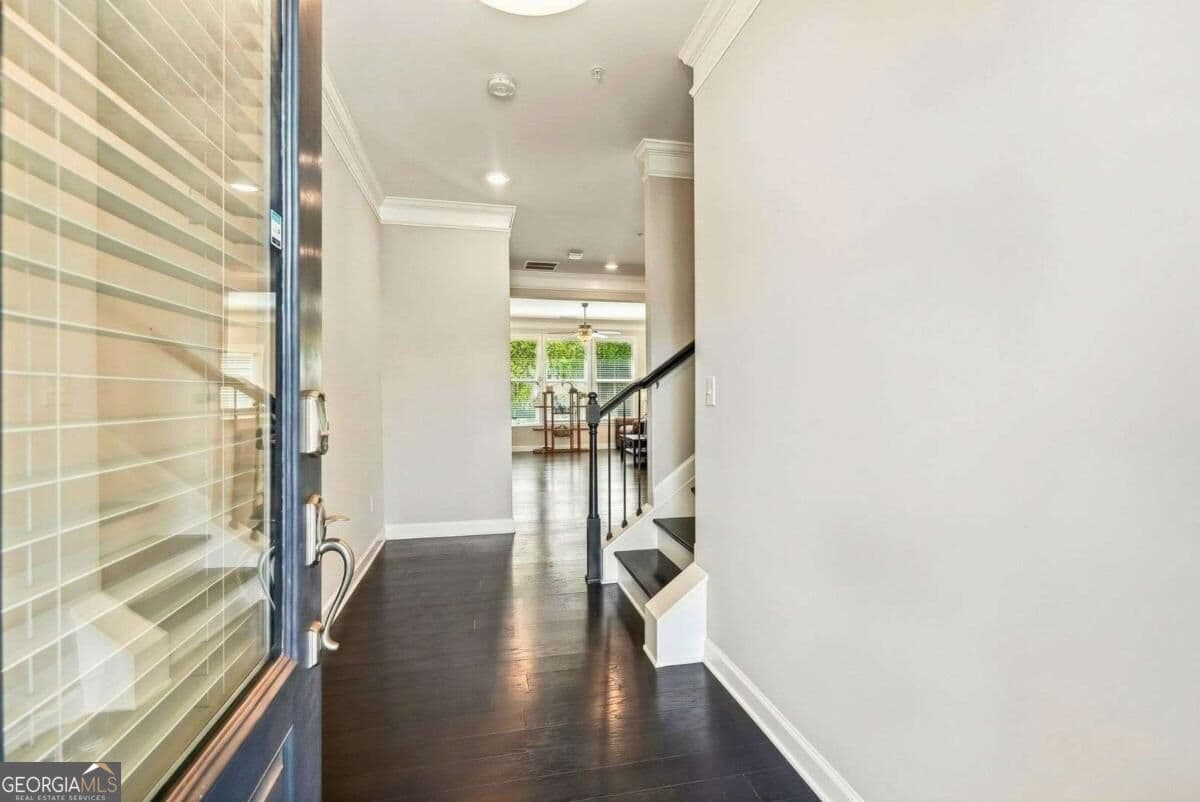 3 bedroom, 2.5 bathroom, 2,042 sq ft single family residence for sale at 58 W Dixie Avenue, Marietta, GA 30008 — photo 3