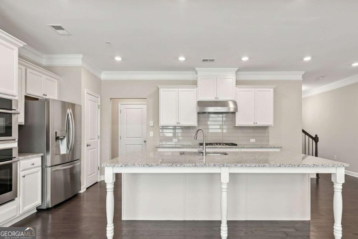 3 bedroom, 2.5 bathroom, 2,042 sq ft single family residence for sale at 58 W Dixie Avenue, Marietta, GA 30008 — photo 9