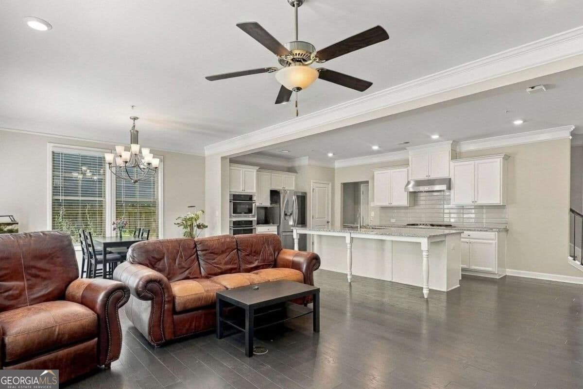 3 bedroom, 2.5 bathroom, 2,042 sq ft single family residence for sale at 58 W Dixie Avenue, Marietta, GA 30008 — photo 8