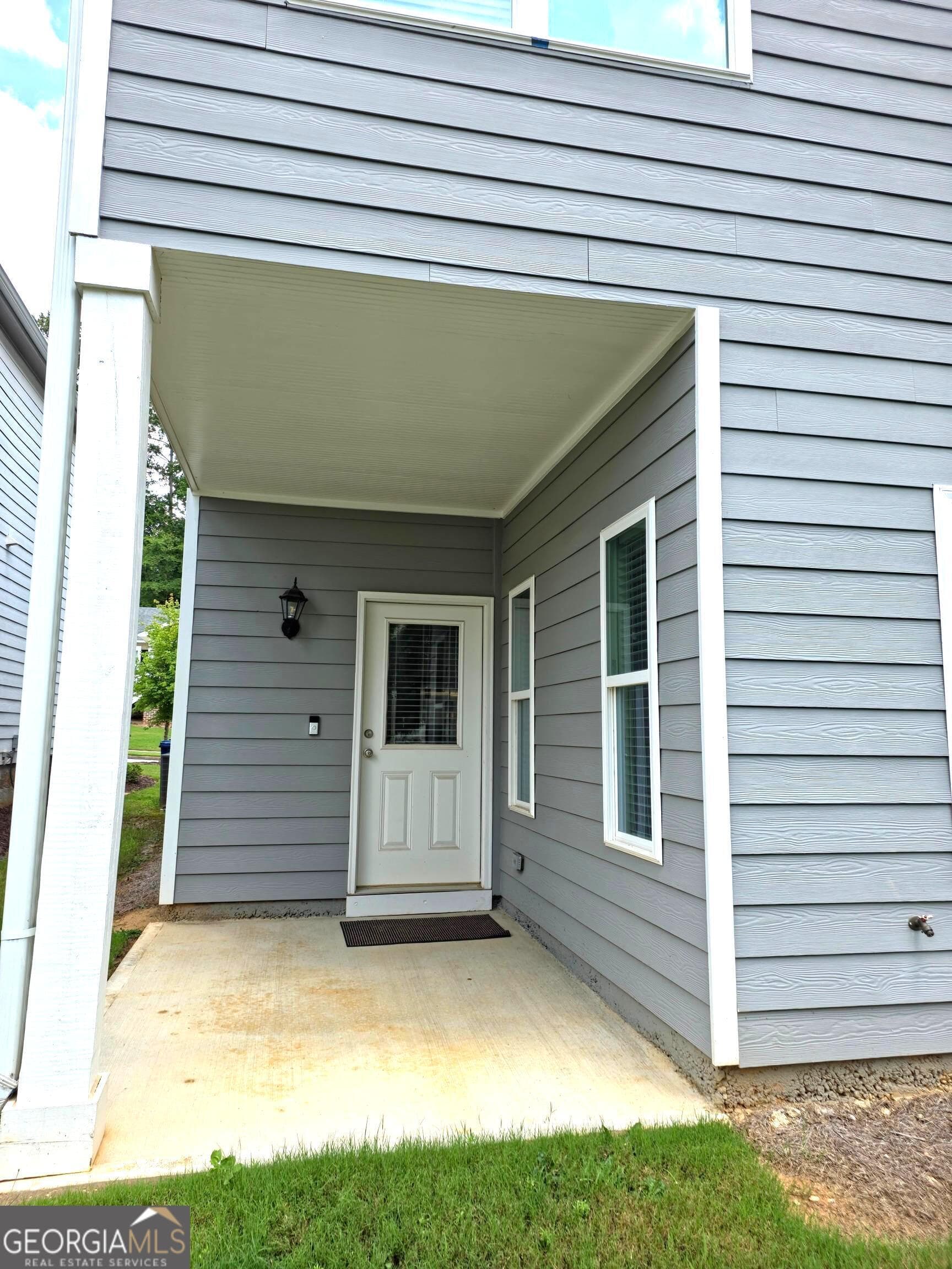3 bedroom, 2.5 bathroom, 1,800 sq ft townhouse for rent at 430 Village Creek Drive B, Atlanta, GA 30354 for $2,500 a month — photo 3