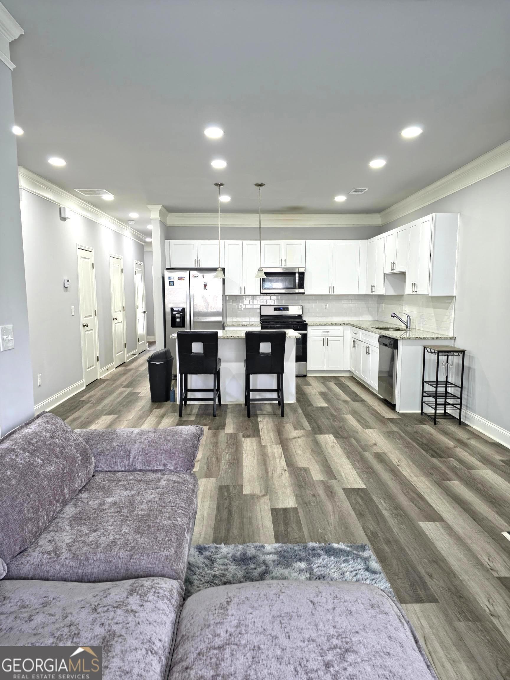 3 bedroom, 2.5 bathroom, 1,800 sq ft townhouse for rent at 430 Village Creek Drive B, Atlanta, GA 30354 for $2,500 a month — photo 10