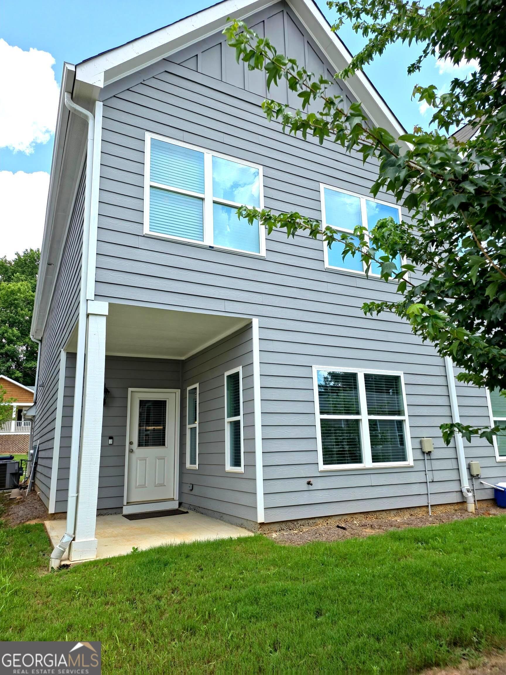3 bedroom, 2.5 bathroom, 1,800 sq ft townhouse for rent at 430 Village Creek Drive B, Atlanta, GA 30354 for $2,500 a month — photo 4