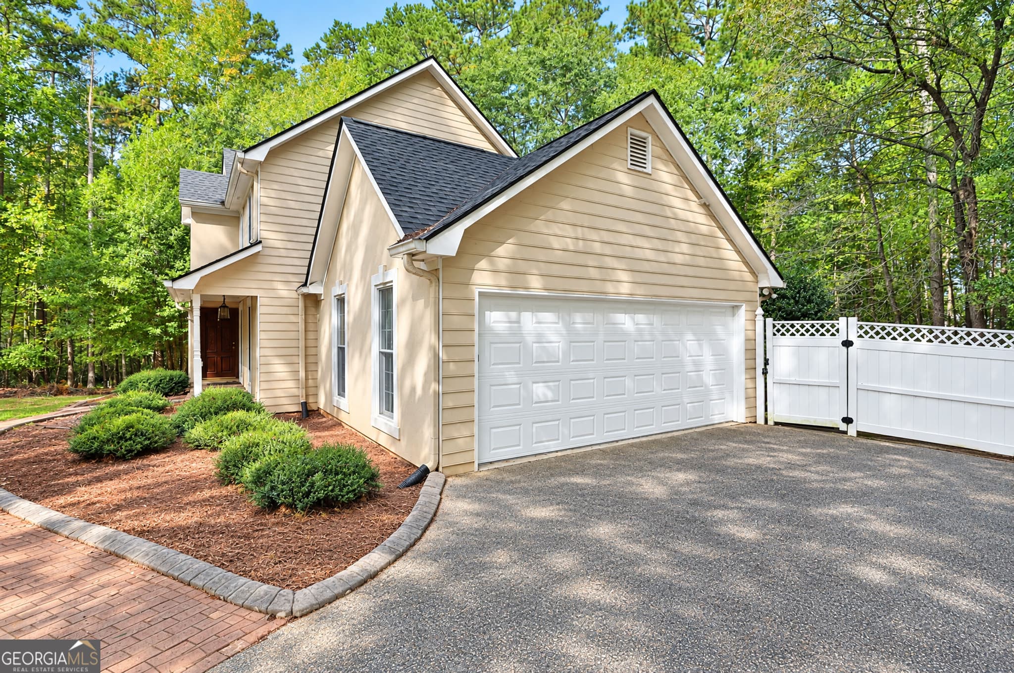3 bedroom, 2.5 bathroom, 3,642 sq ft single family residence for sale at 10 Valley Lane, Newnan, GA 30263 — photo 7