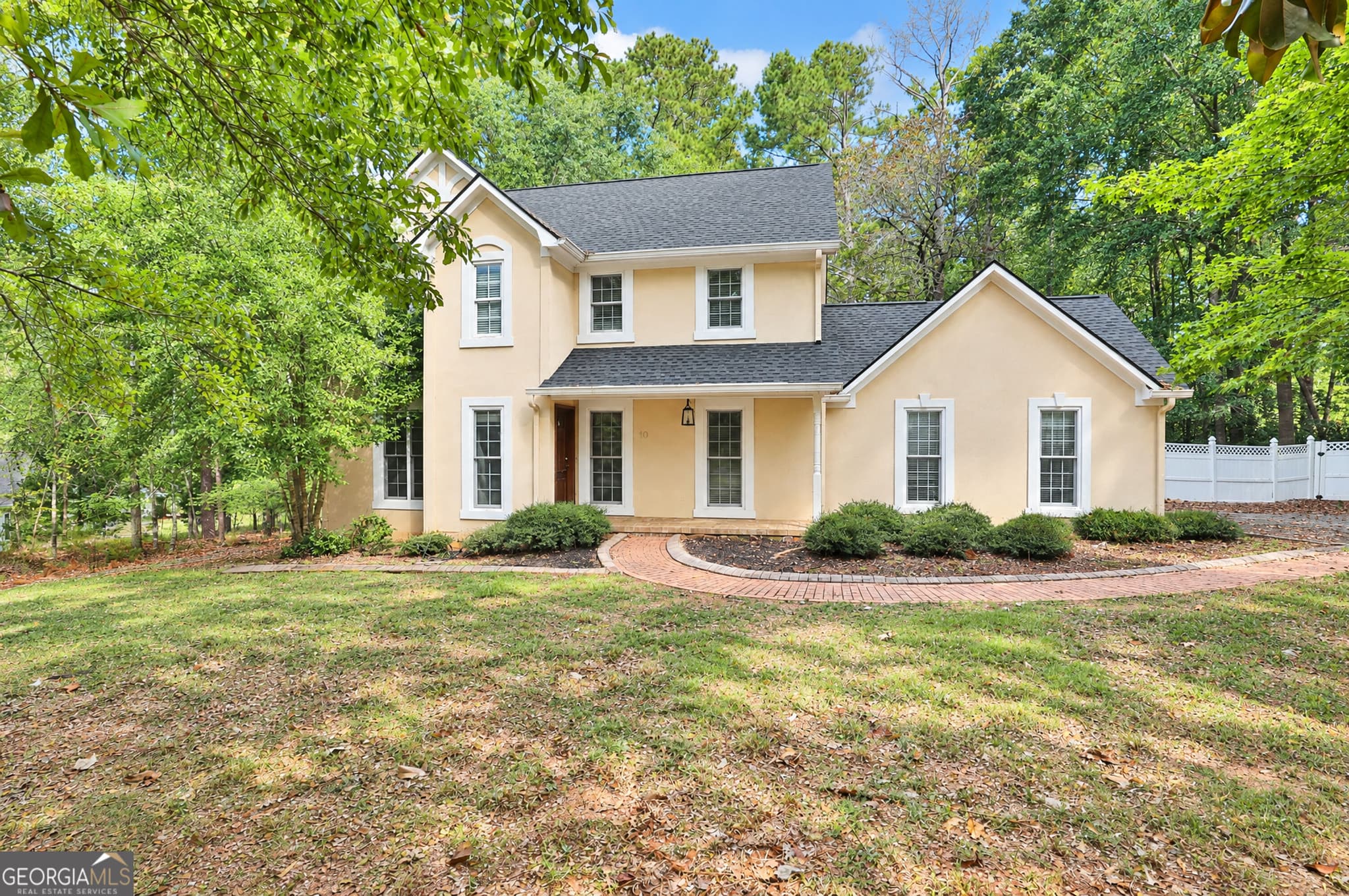 3 bedroom, 2.5 bathroom, 3,642 sq ft single family residence for sale at 10 Valley Lane, Newnan, GA 30263 — photo 4