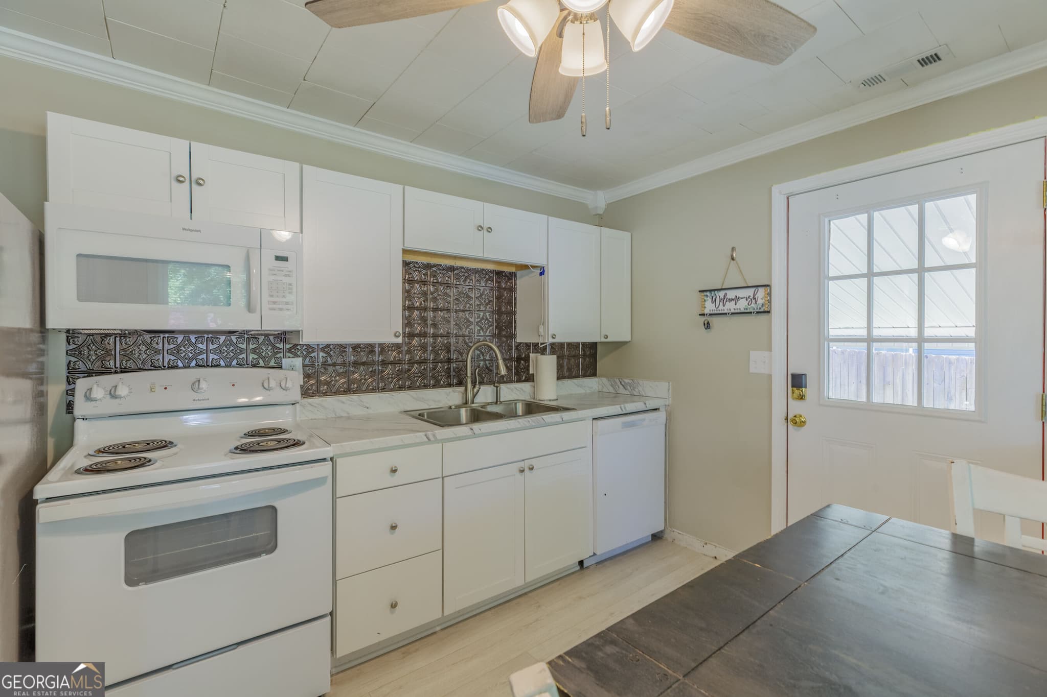 3 bedroom, 2 bathroom, 1,088 sq ft single family residence under contract at 803 Magnolia Street, Lafayette, GA 30728 — photo 6