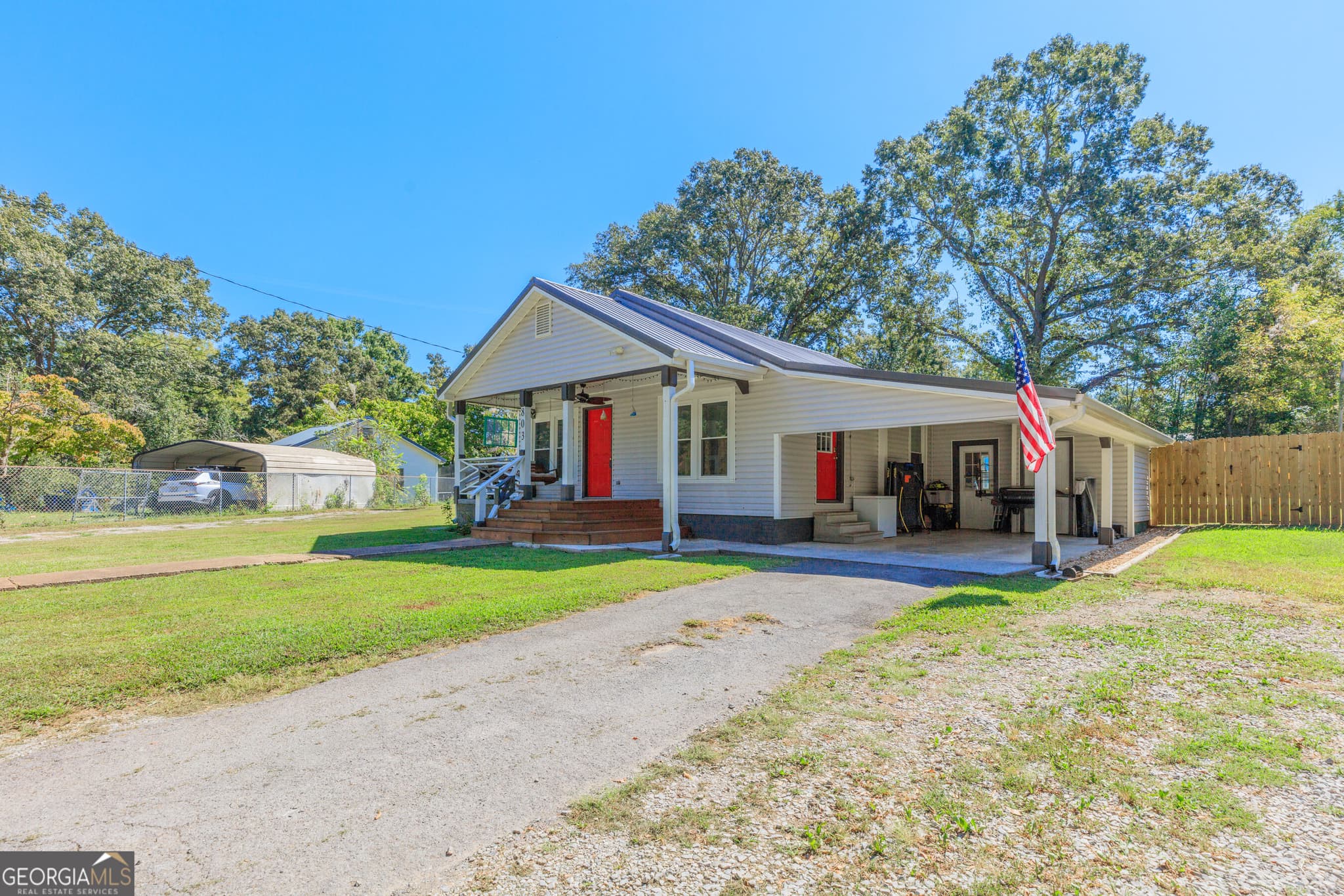 3 bedroom, 2 bathroom, 1,088 sq ft single family residence under contract at 803 Magnolia Street, Lafayette, GA 30728 — photo 3