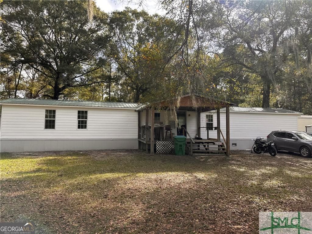 5 bedroom, 4 bathroom manufactured home,mixed use for sale at 219 & 221 John Carter Road, Bloomingdale, GA 31302 — photo 2