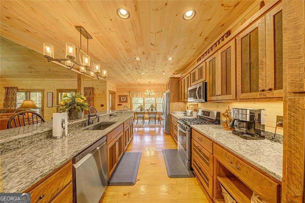 4 bedroom, 4.5 bathroom, 6,511 sq ft cabin,single family residence for sale at 380 Biguns Boulevard, Talking Rock, GA 30175 — photo 10
