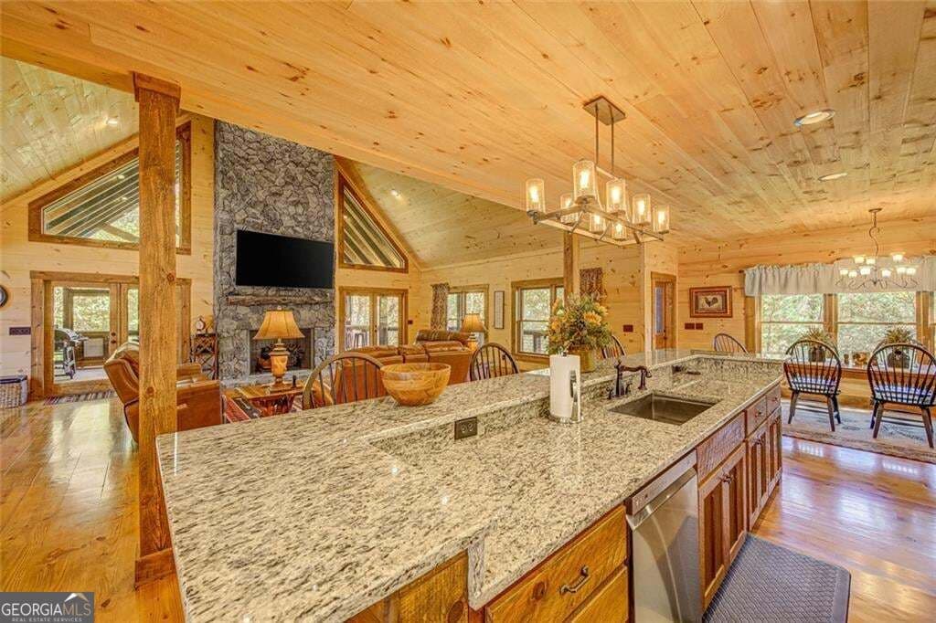 4 bedroom, 4.5 bathroom, 6,511 sq ft cabin,single family residence for sale at 380 Biguns Boulevard, Talking Rock, GA 30175 — photo 8