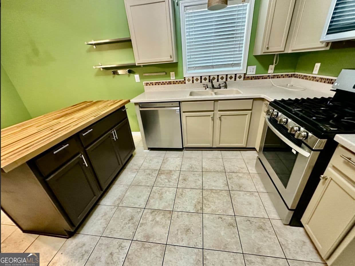 3 bedroom, 2.5 bathroom, 1,670 sq ft single family residence for rent at 239 Arrowhead Drive, Dallas, GA 30132 for $1,950 a month — photo 10