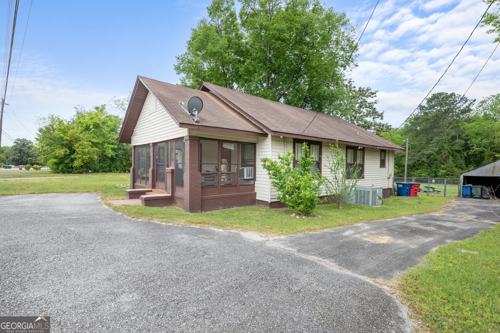 2 bedroom, 2 bathroom, 1,288 sq ft single family residence sold at 3020 Millerfield Road, Macon, GA 31217