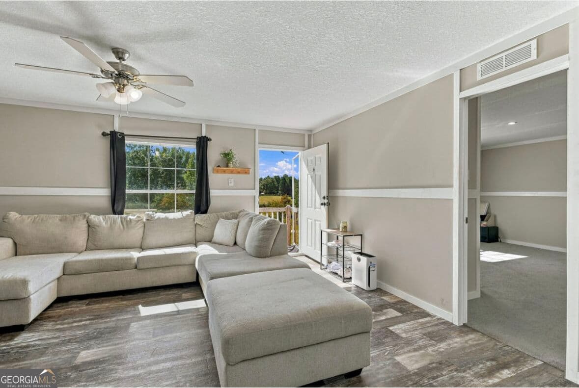 3 bedroom, 2 bathroom, 1,568 sq ft single family residence for sale at 538 E Leatherwood Road, Toccoa, GA 30577 — photo 7