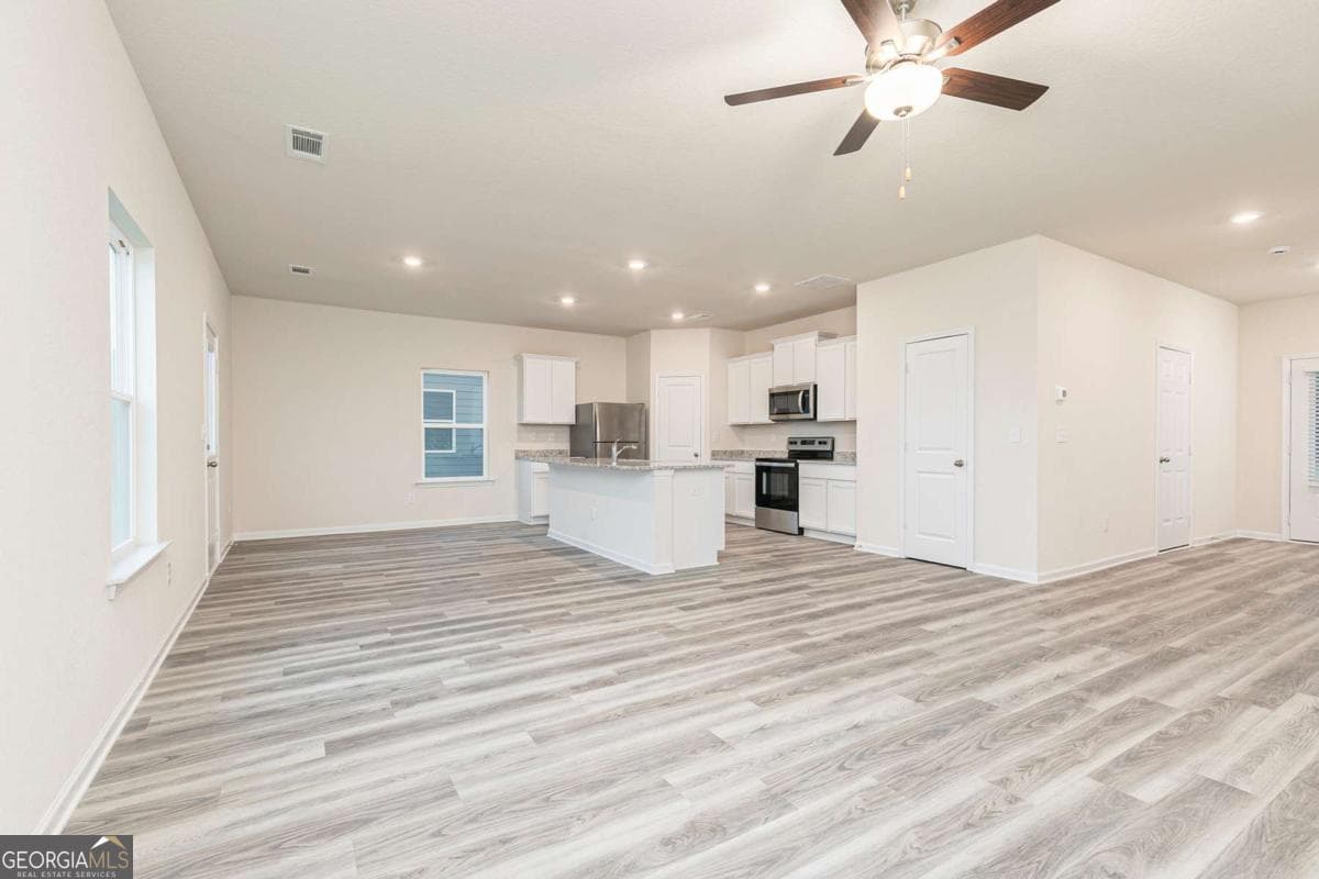 3 bedroom, 2.5 bathroom, 1,680 sq ft single family residence for sale at 110 Howell Drive, Villa Rica, GA 30180 — photo 5