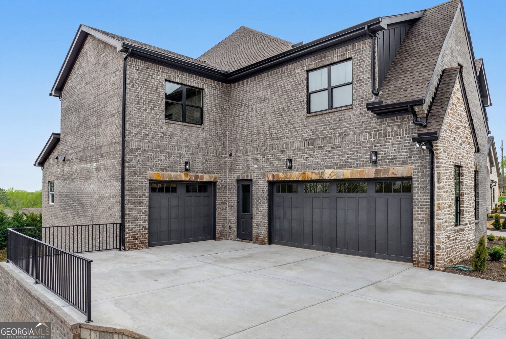 5 bedroom, 4.5 bathroom, 5,517 sq ft single family residence for sale at 3267 N Bogan Road, Buford, GA 30519 — photo 3