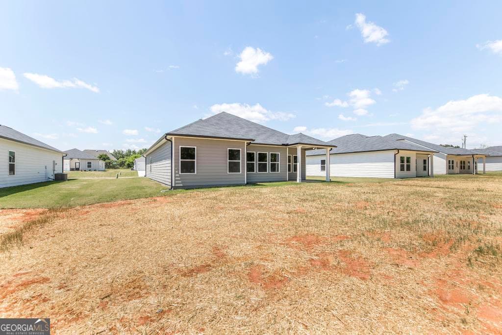 3 bedroom, 2 bathroom, 1,724 sq ft single family residence for sale at 303 Georgian Walk, Byron, GA 31008 — photo 5