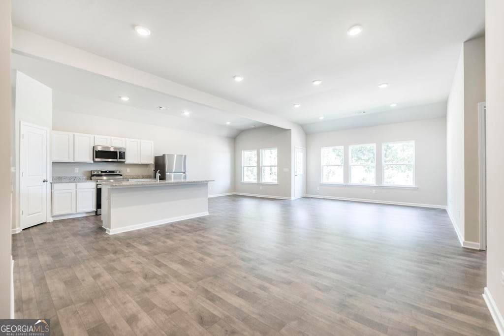 3 bedroom, 2 bathroom, 1,724 sq ft single family residence for sale at 303 Georgian Walk, Byron, GA 31008 — photo 10