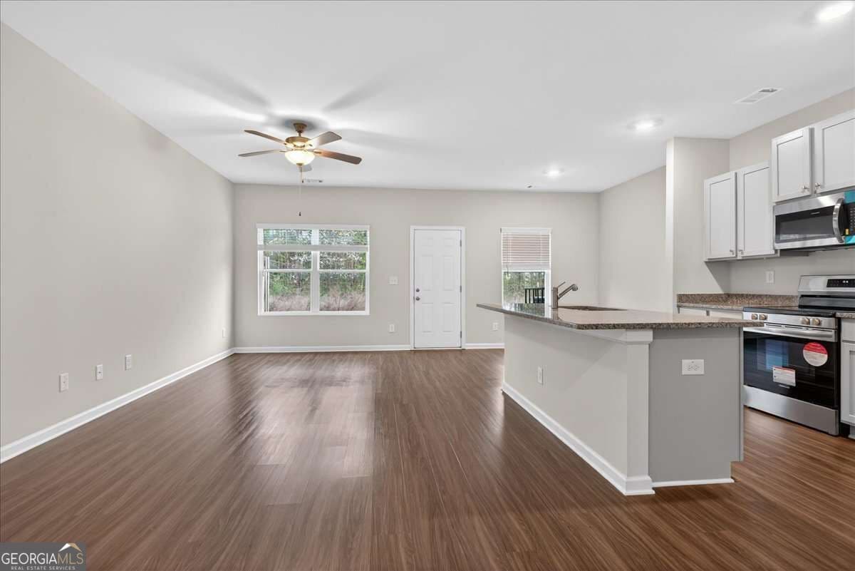 3 bedroom, 2.5 bathroom townhouse for sale at 142 Brexley Drive, Calhoun, GA 30701 — photo 6