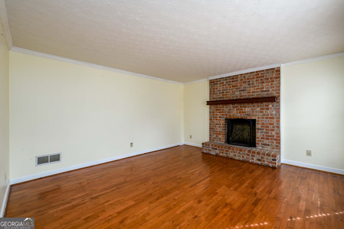 4 bedroom, 2.5 bathroom, 2,805 sq ft single family residence for sale at 6420 Phillips Place, Lithonia, GA 30058 — photo 7