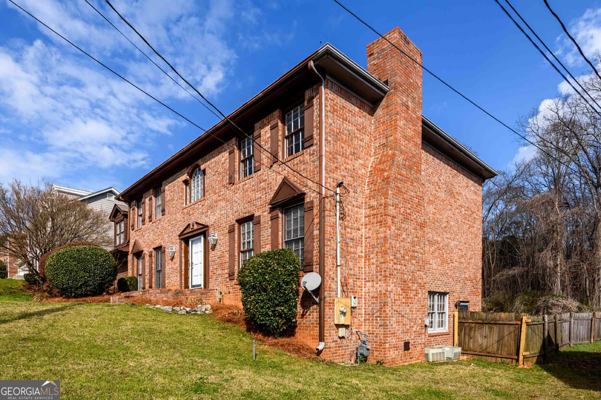 4 bedroom, 2.5 bathroom, 2,805 sq ft single family residence for sale at 6420 Phillips Place, Lithonia, GA 30058 — photo 3